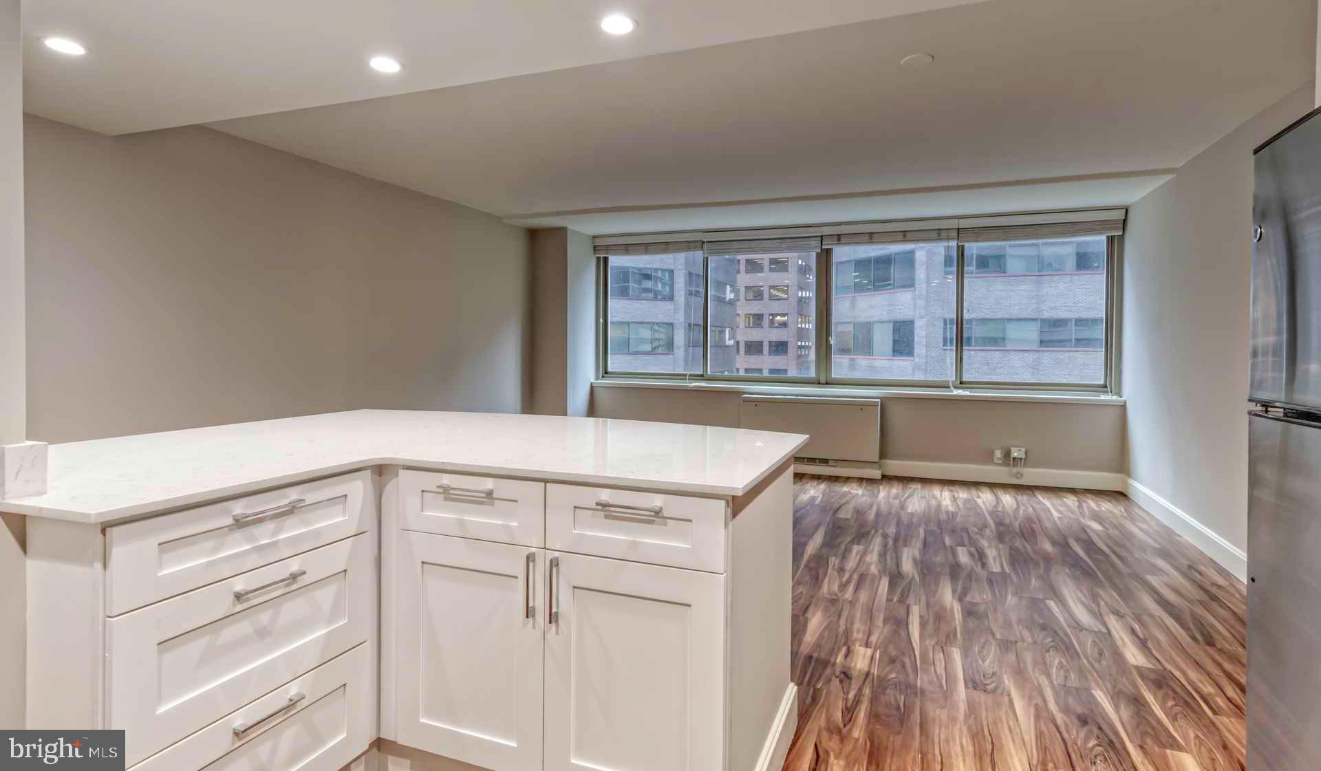1815 JOHN F KENNEDY BOULEVARD 0B-520