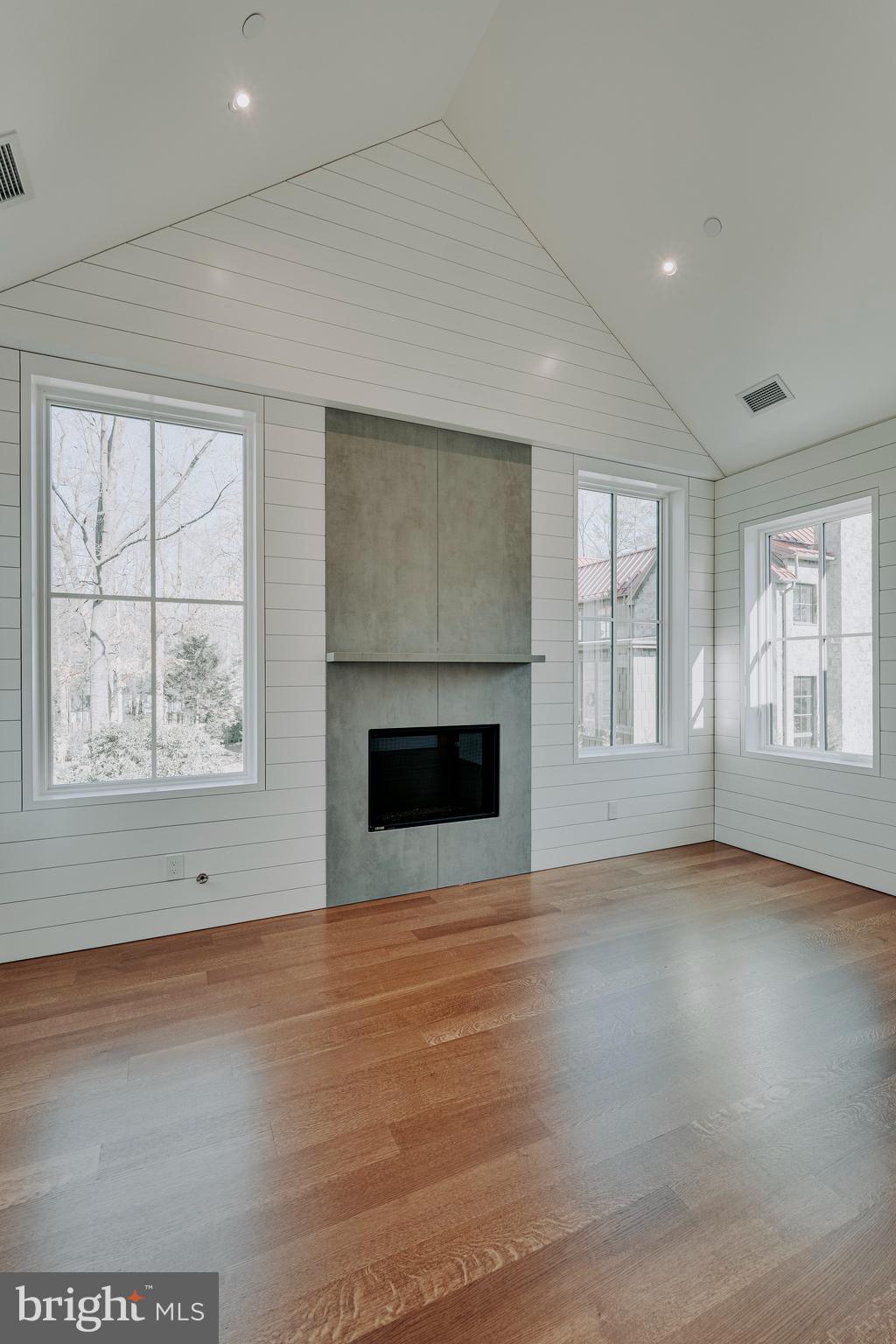 LONGWOOD - Residential