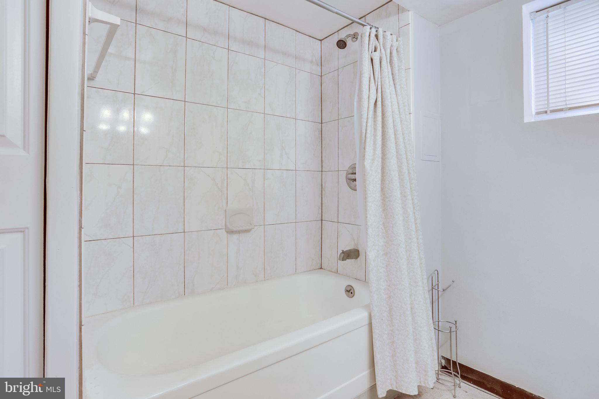 BROOKE MANOR - Residential