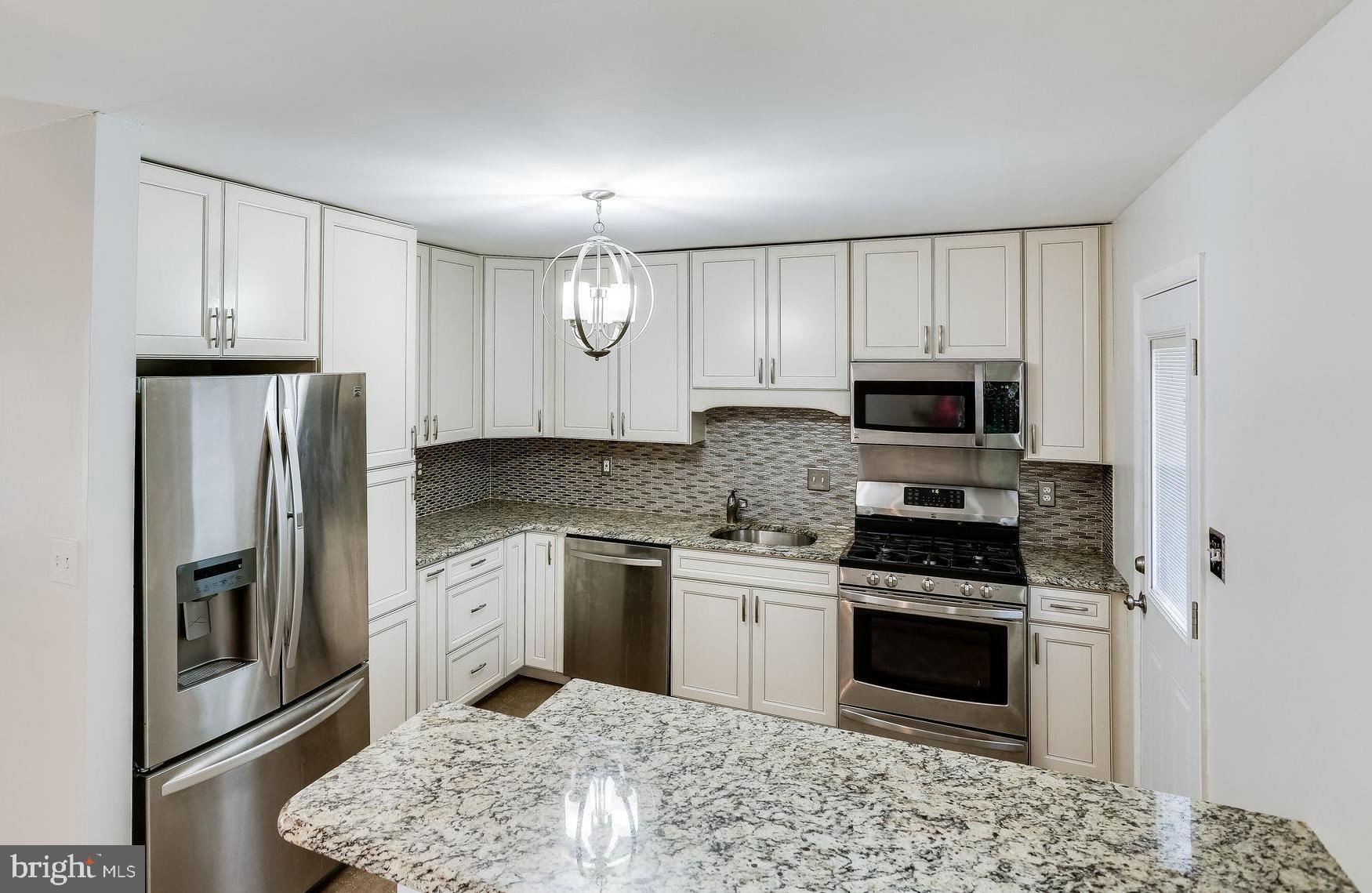 BROOKE MANOR - Residential