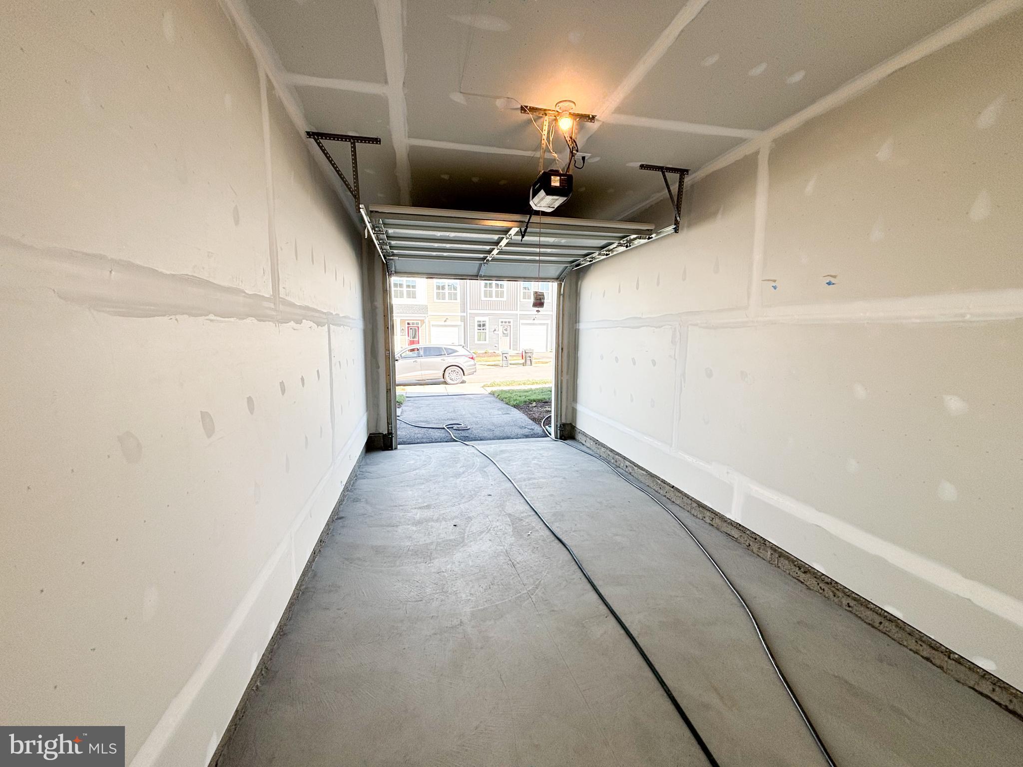 HIATT POINTE AT SNOWDEN BRIDGE - Residential