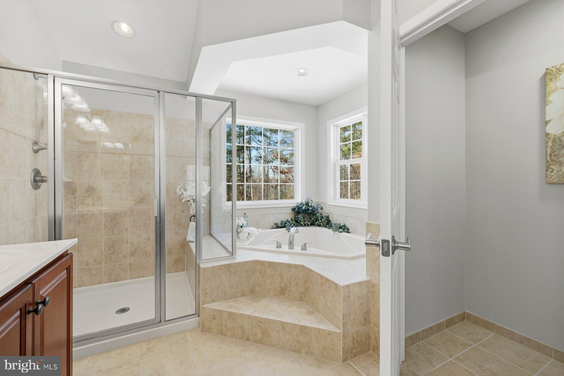 QUEENS GUARD - Residential