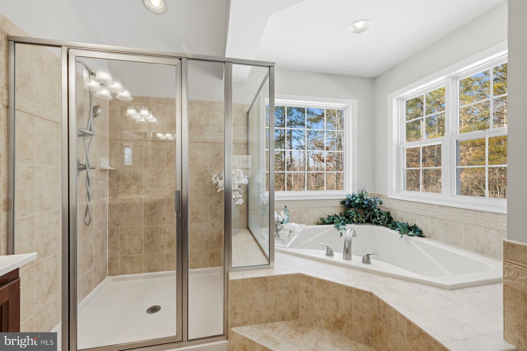 QUEENS GUARD - Residential