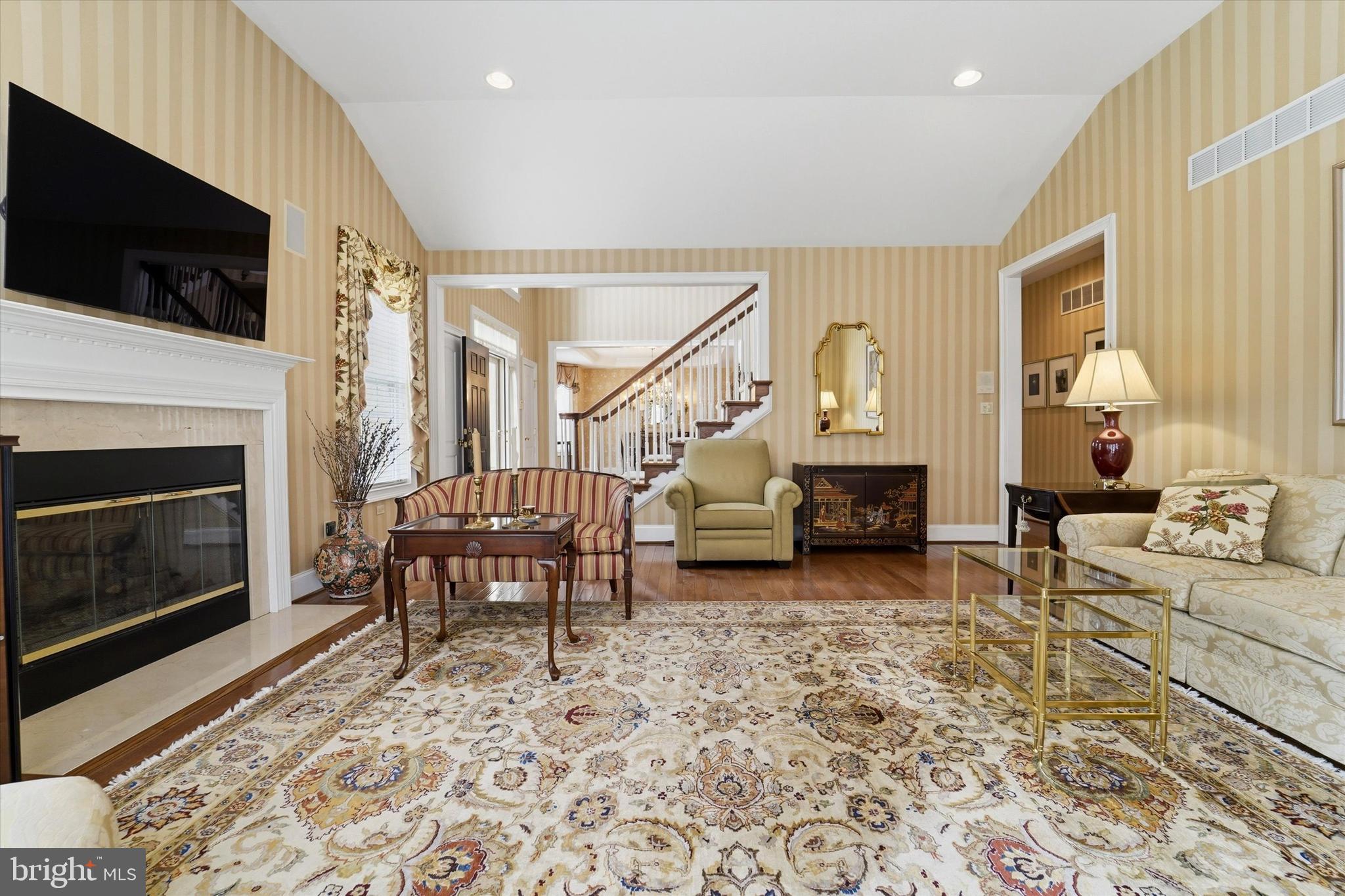 FOXCROFT OF BLUE B - Residential