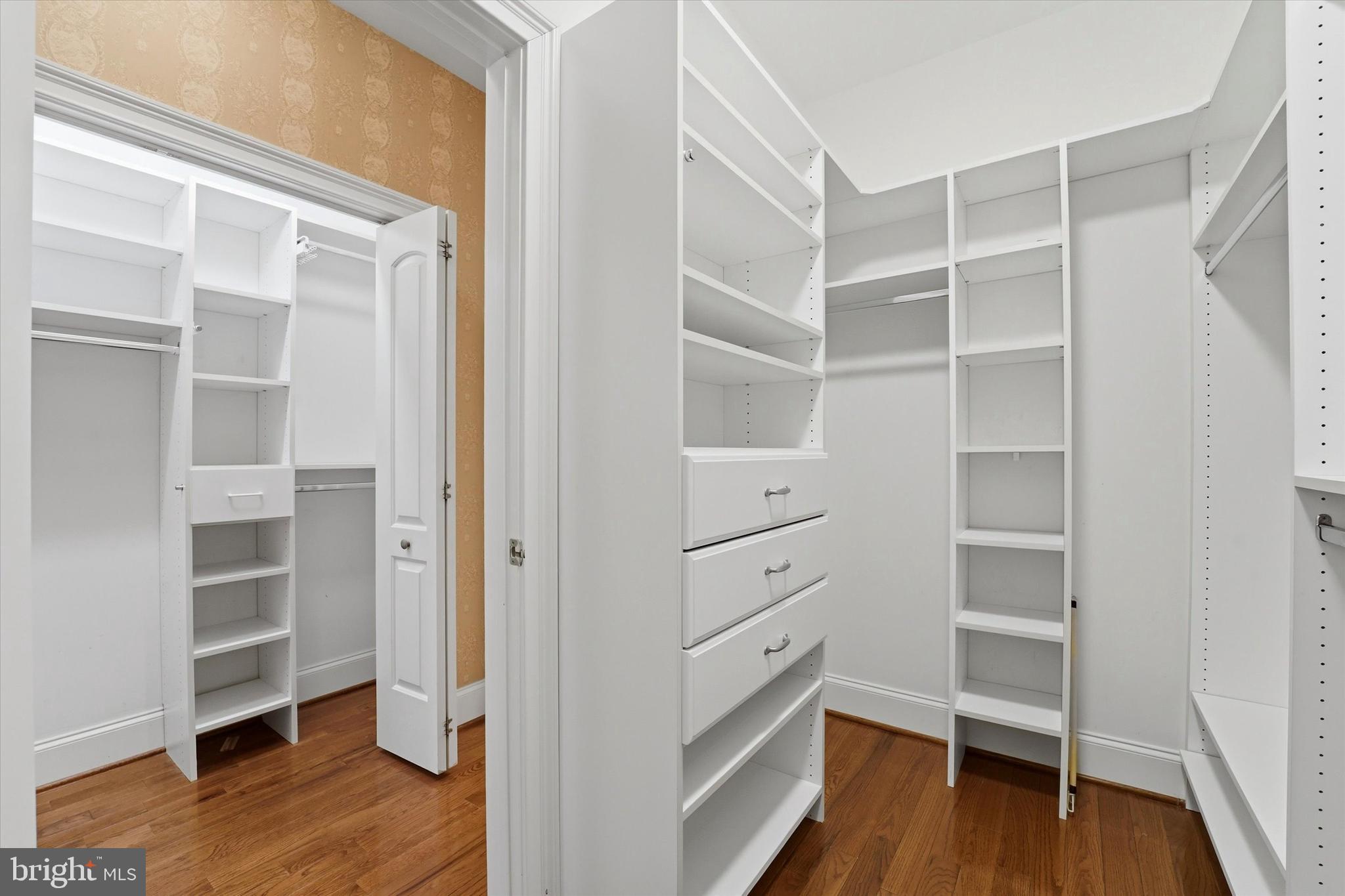 FOXCROFT OF BLUE B - Residential
