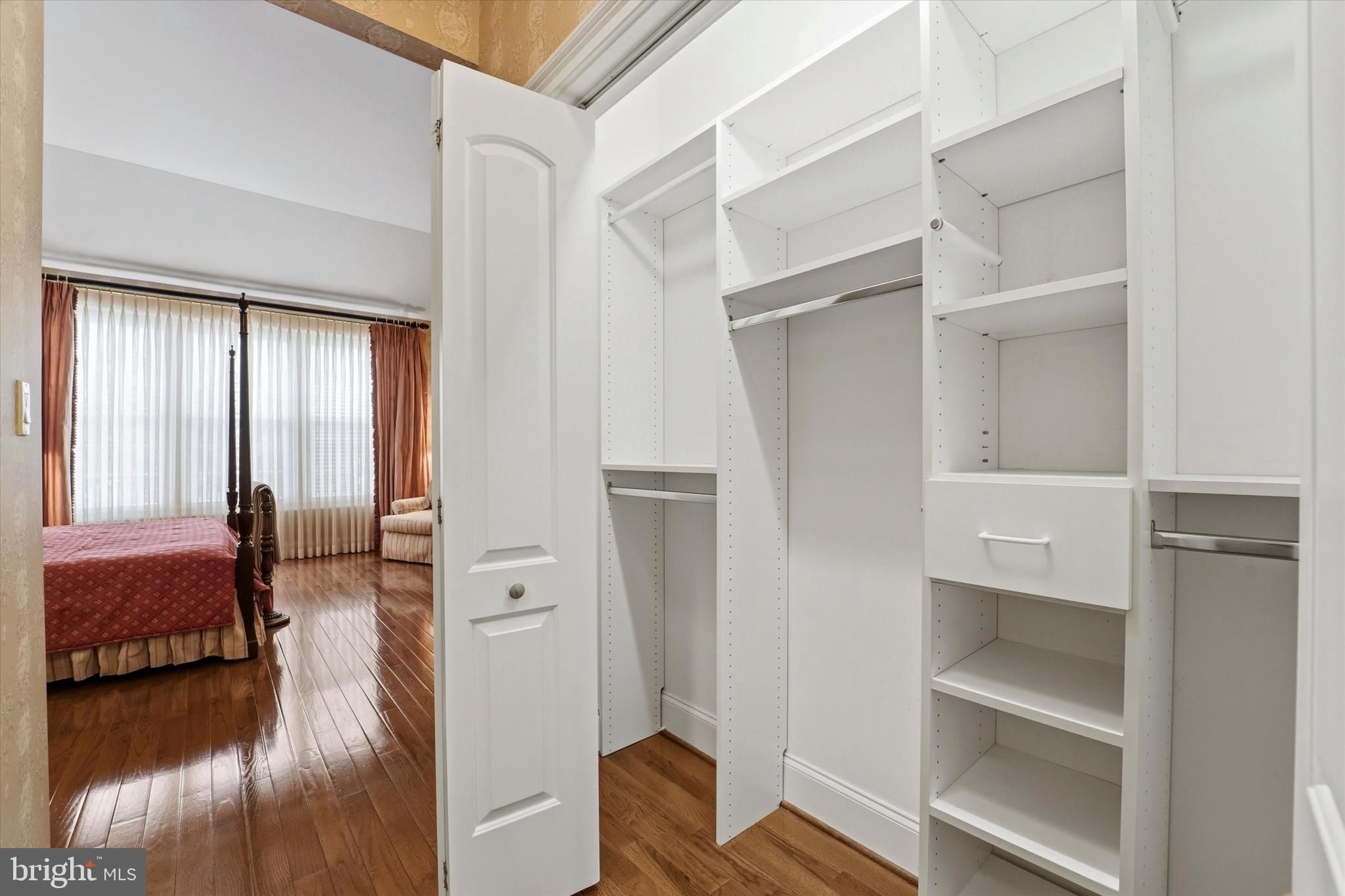 FOXCROFT OF BLUE B - Residential