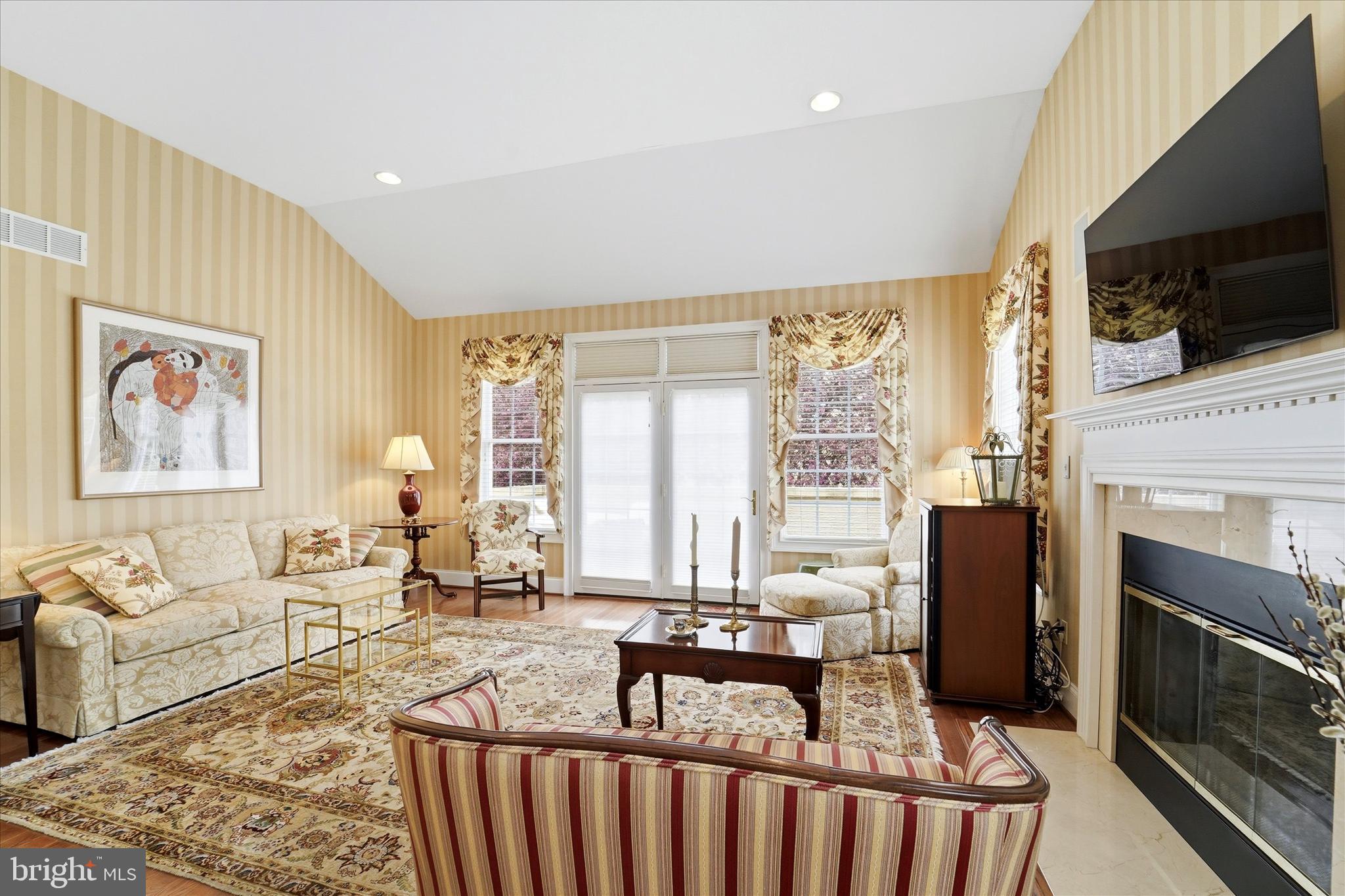 FOXCROFT OF BLUE B - Residential