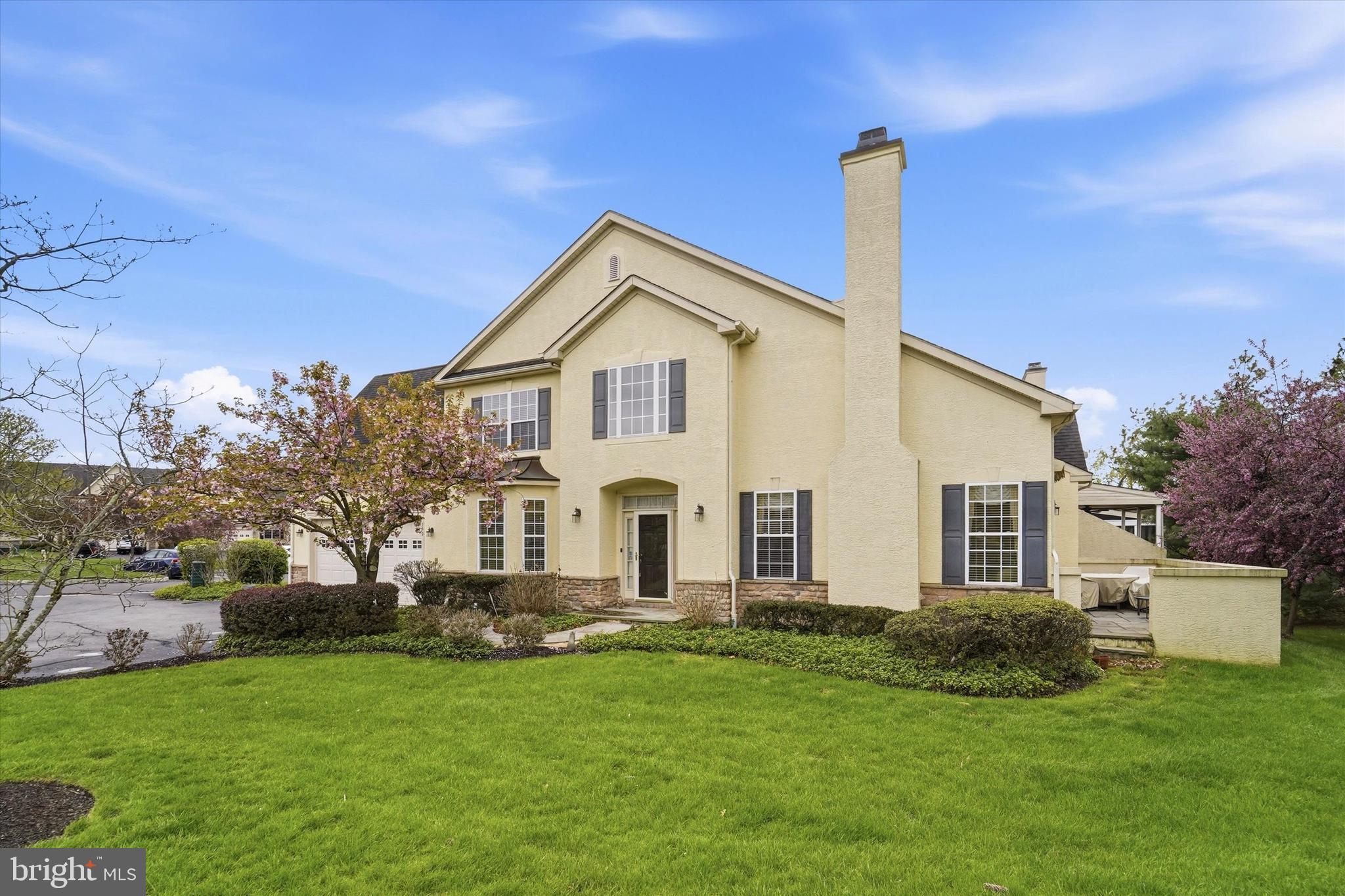 590 FARMDALE CIRCLE