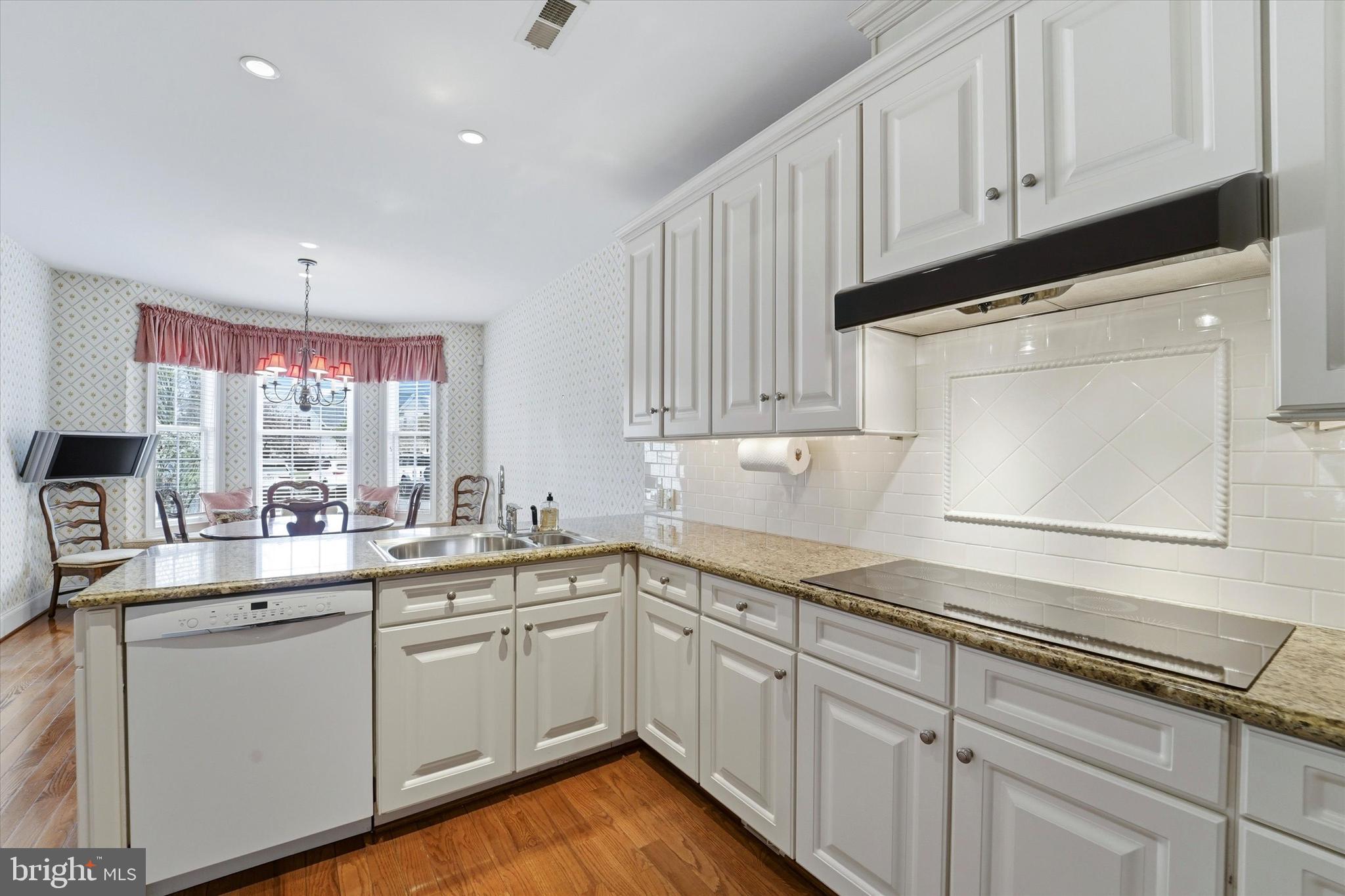 FOXCROFT OF BLUE B - Residential