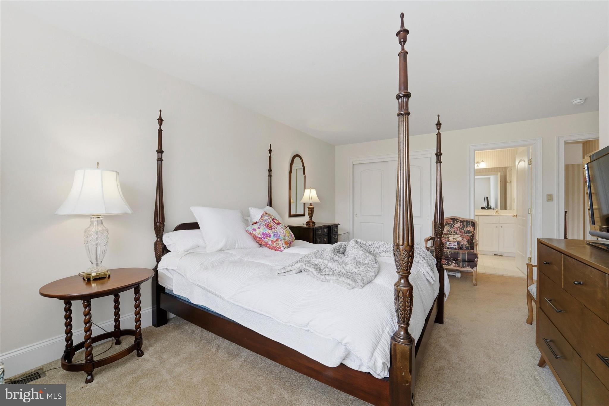 FOXCROFT OF BLUE B - Residential