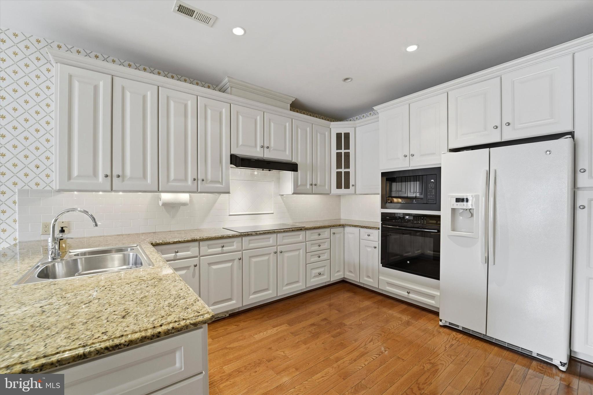 FOXCROFT OF BLUE B - Residential