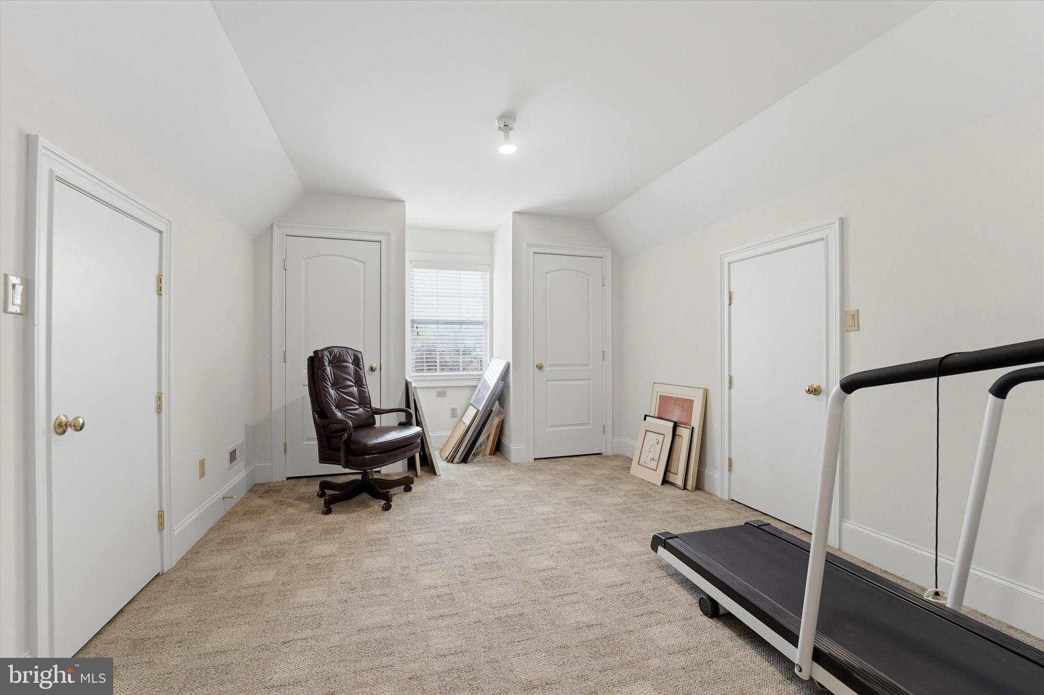 FOXCROFT OF BLUE B - Residential