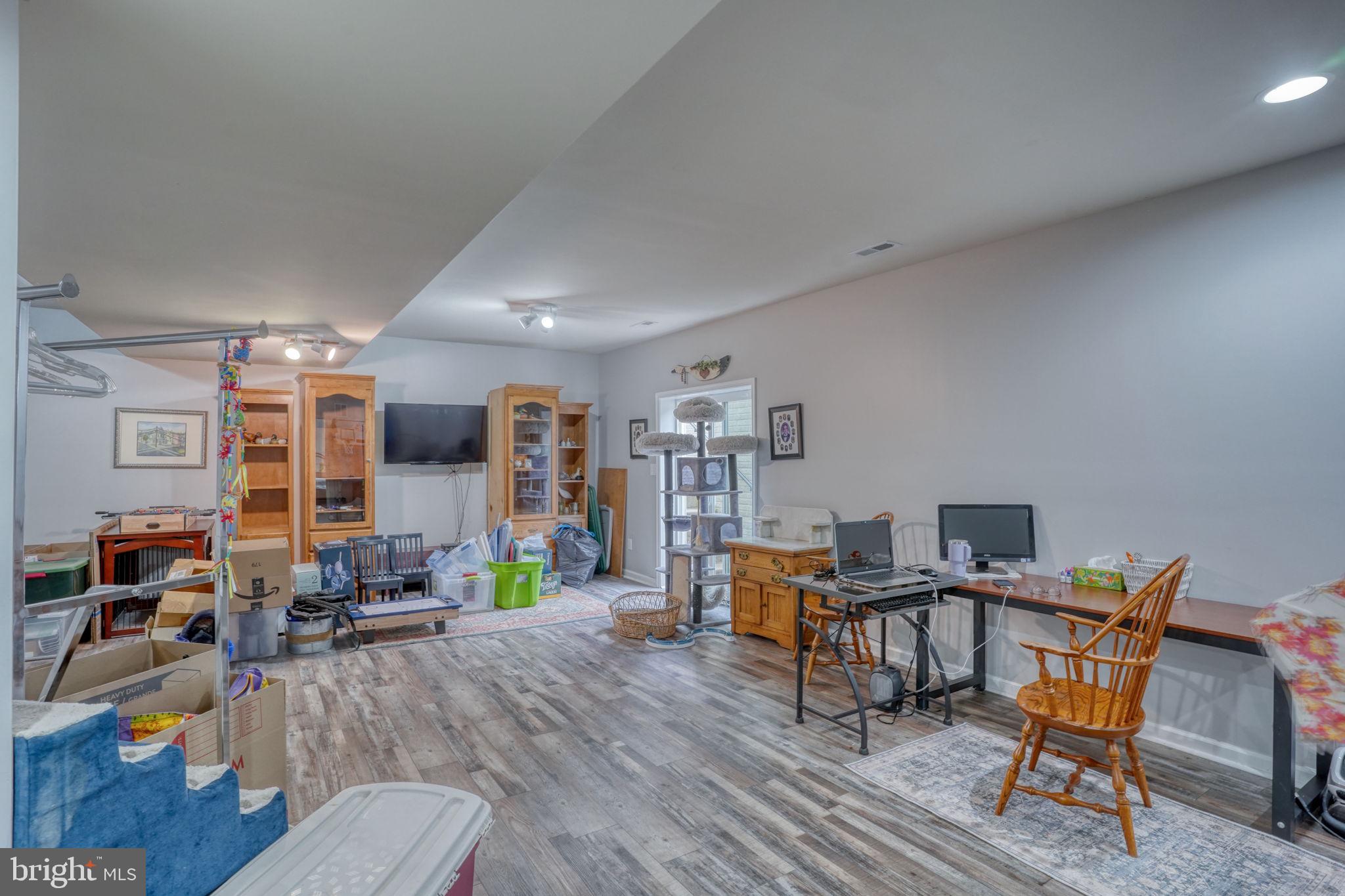 SHANNON COVE - Residential