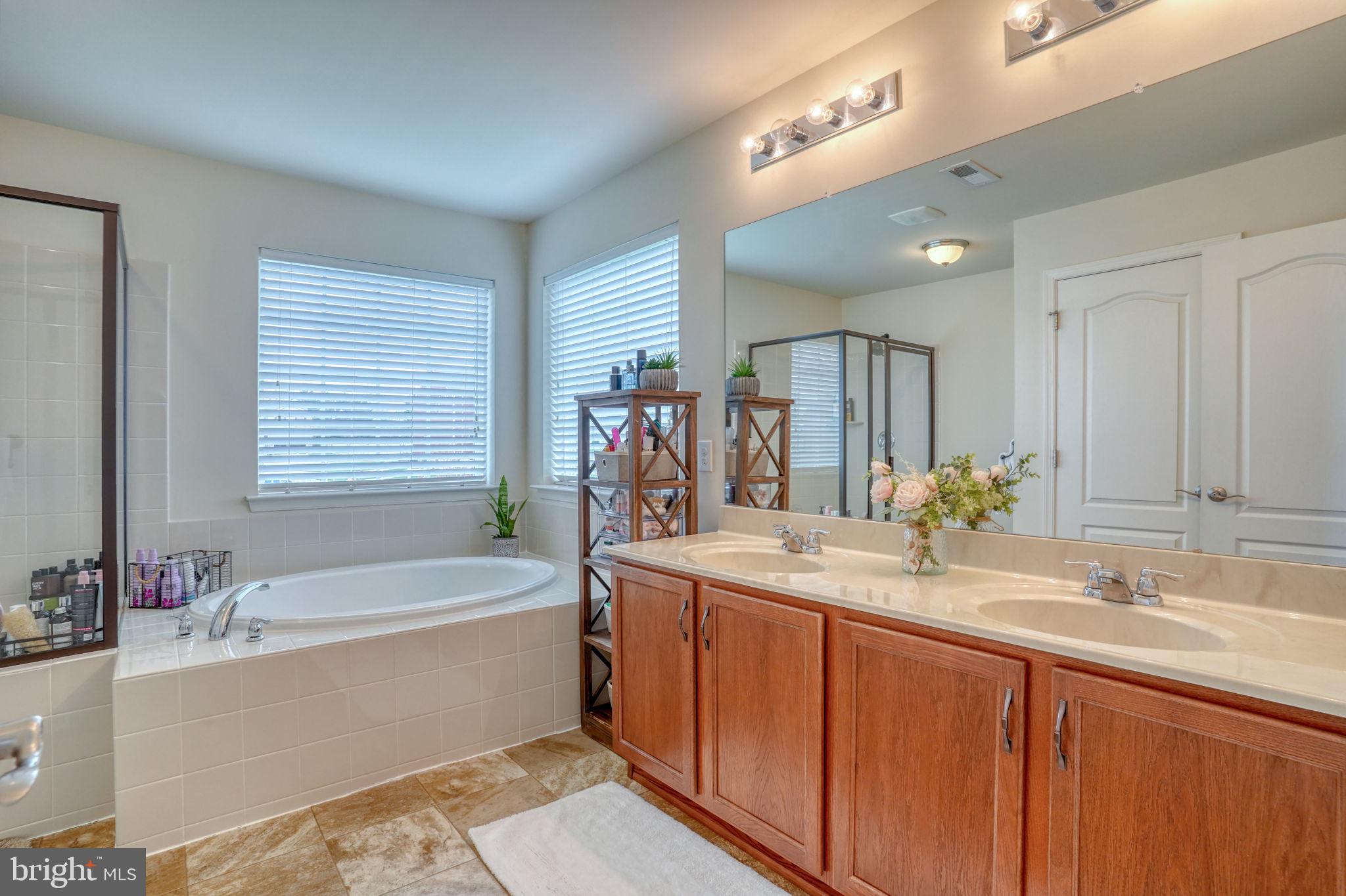 SHANNON COVE - Residential