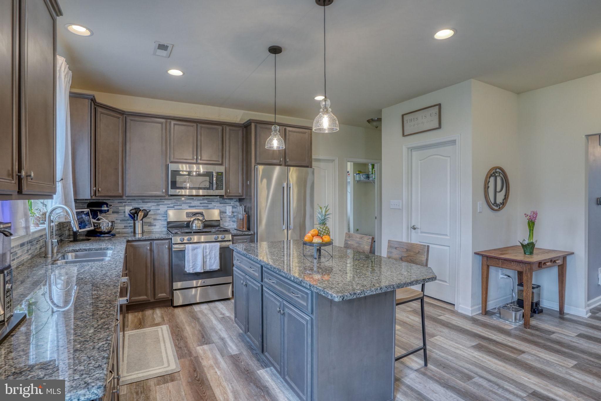 SHANNON COVE - Residential