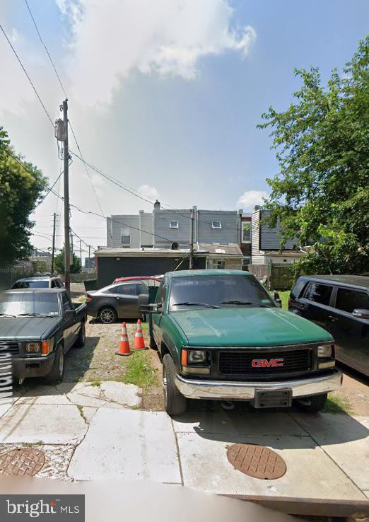 2164 E MONMOUTH STREET