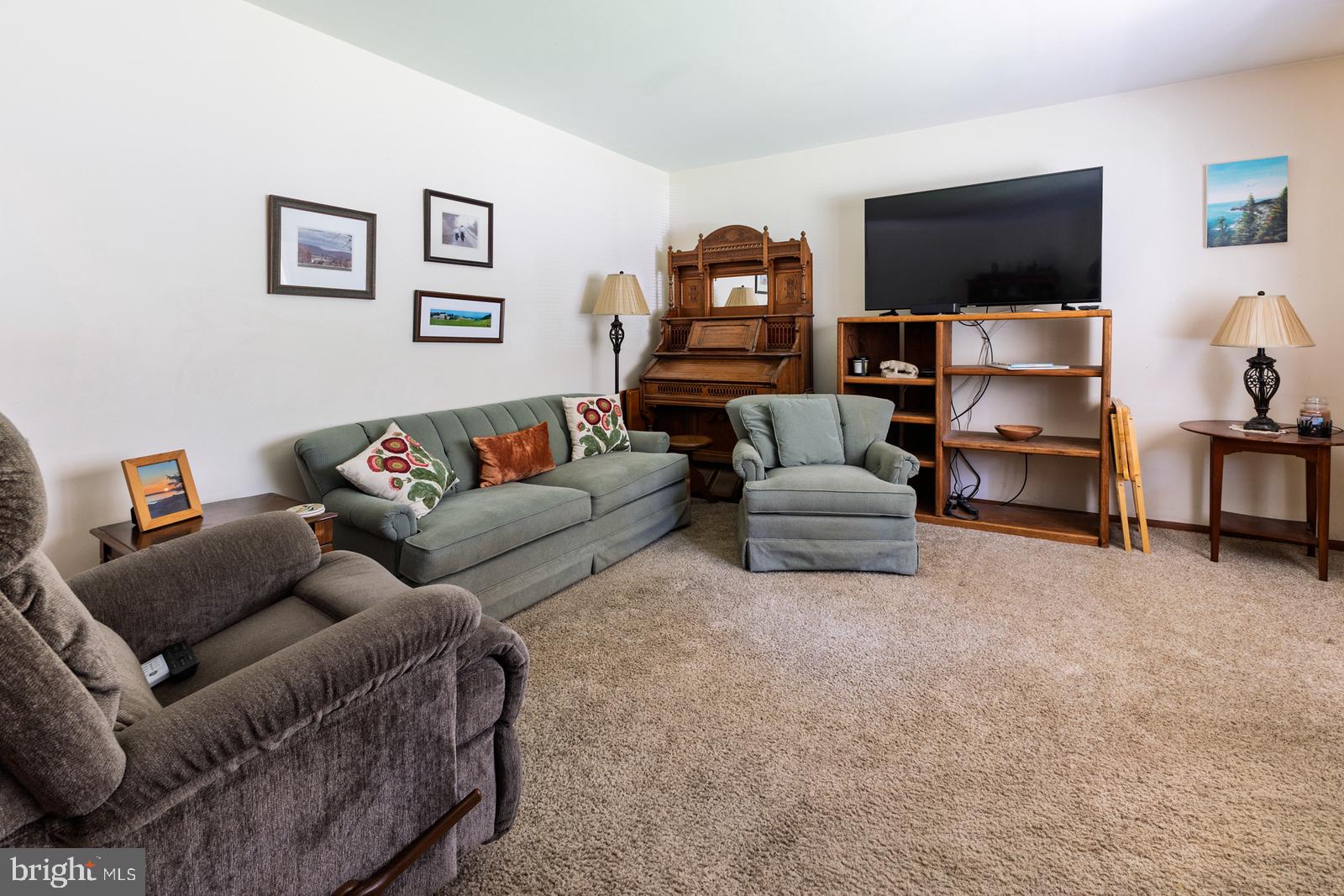 105 RHAUBERT CIRCLE