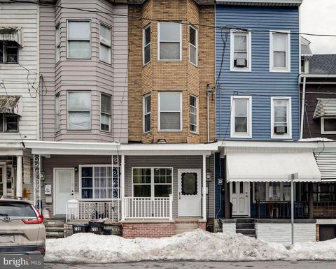 Townhouse For Sale - 724 E Centre Street<br/> MAHANOY CITY, PA 17948