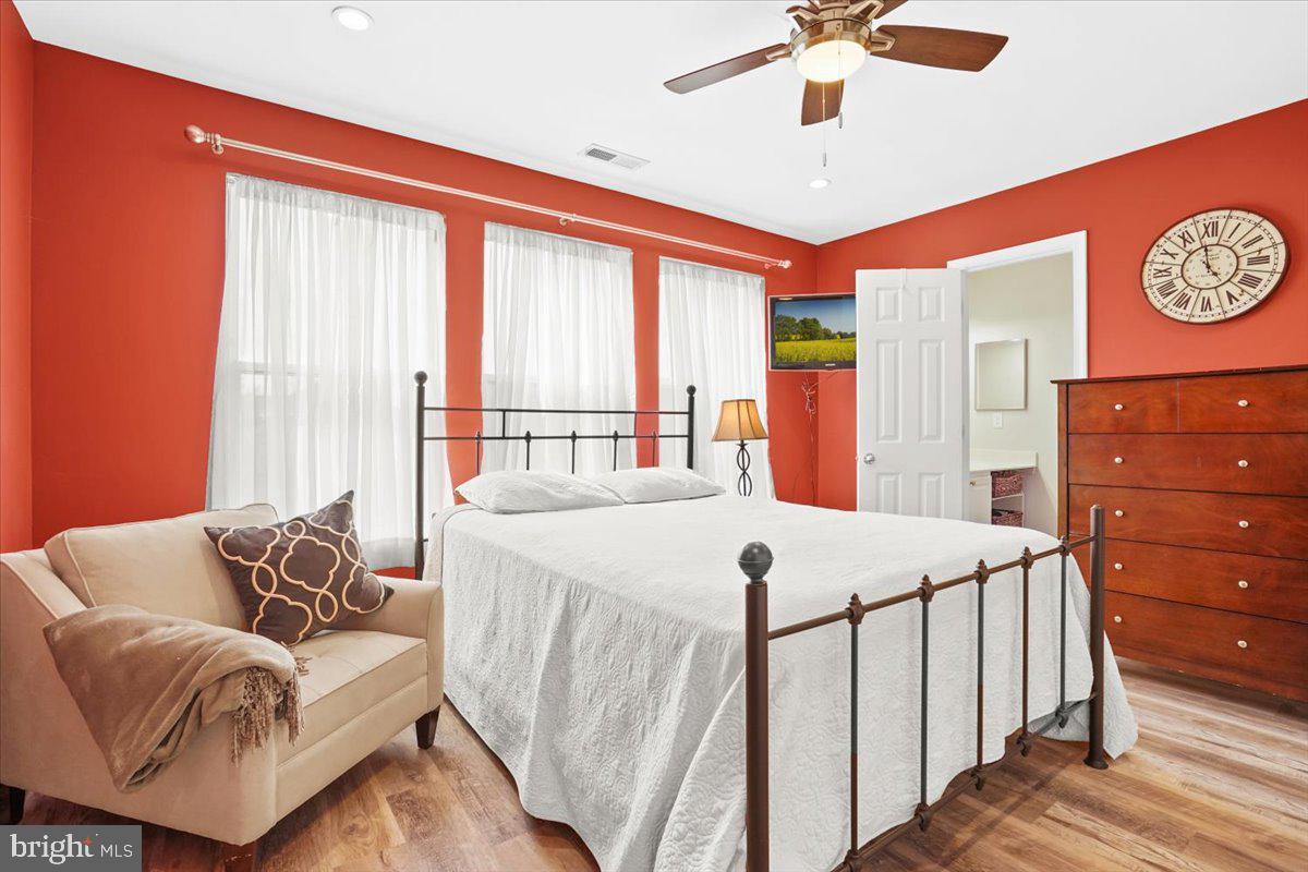 VILLAGES AT HOMELAND - Residential