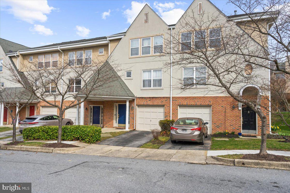 VILLAGES AT HOMELAND - Residential