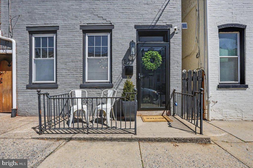 Photo of 327 E Chestnut Street, LANCASTER, PA 17602 (MLS # PALA2087680)