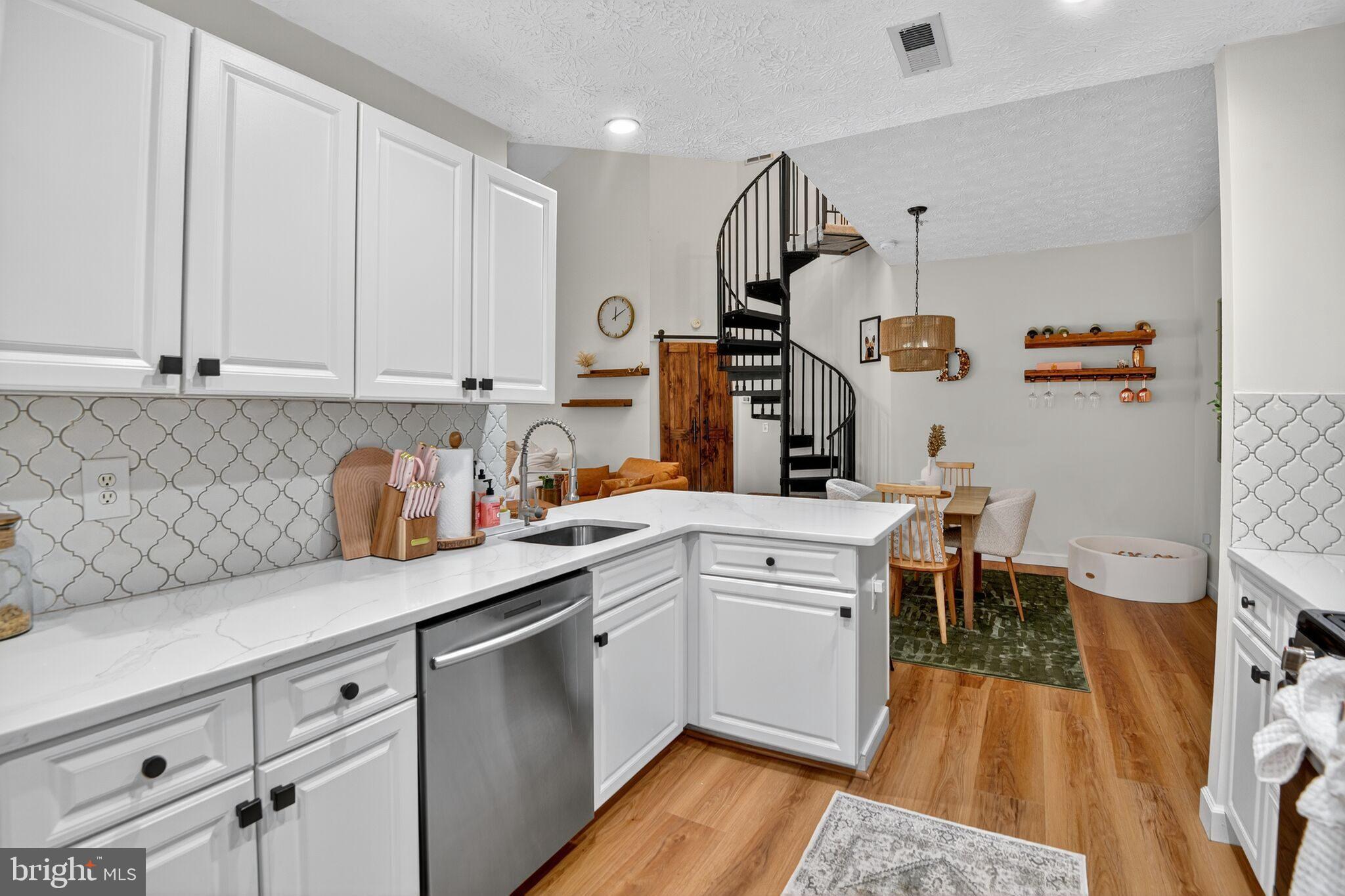 RIVERGATE - Residential