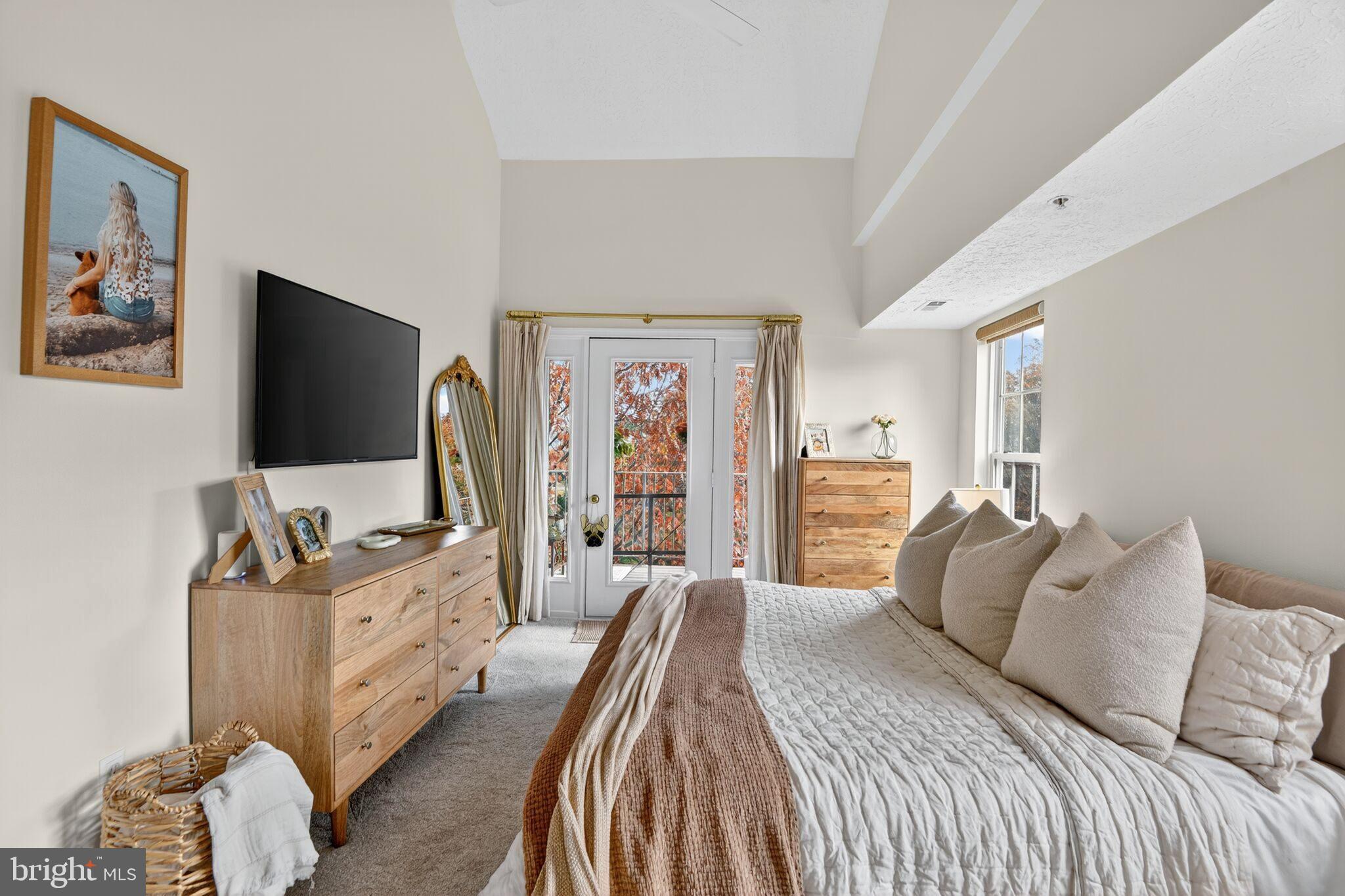 RIVERGATE - Residential