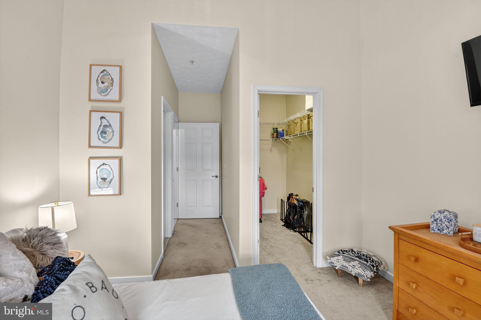 RIVERGATE - Residential