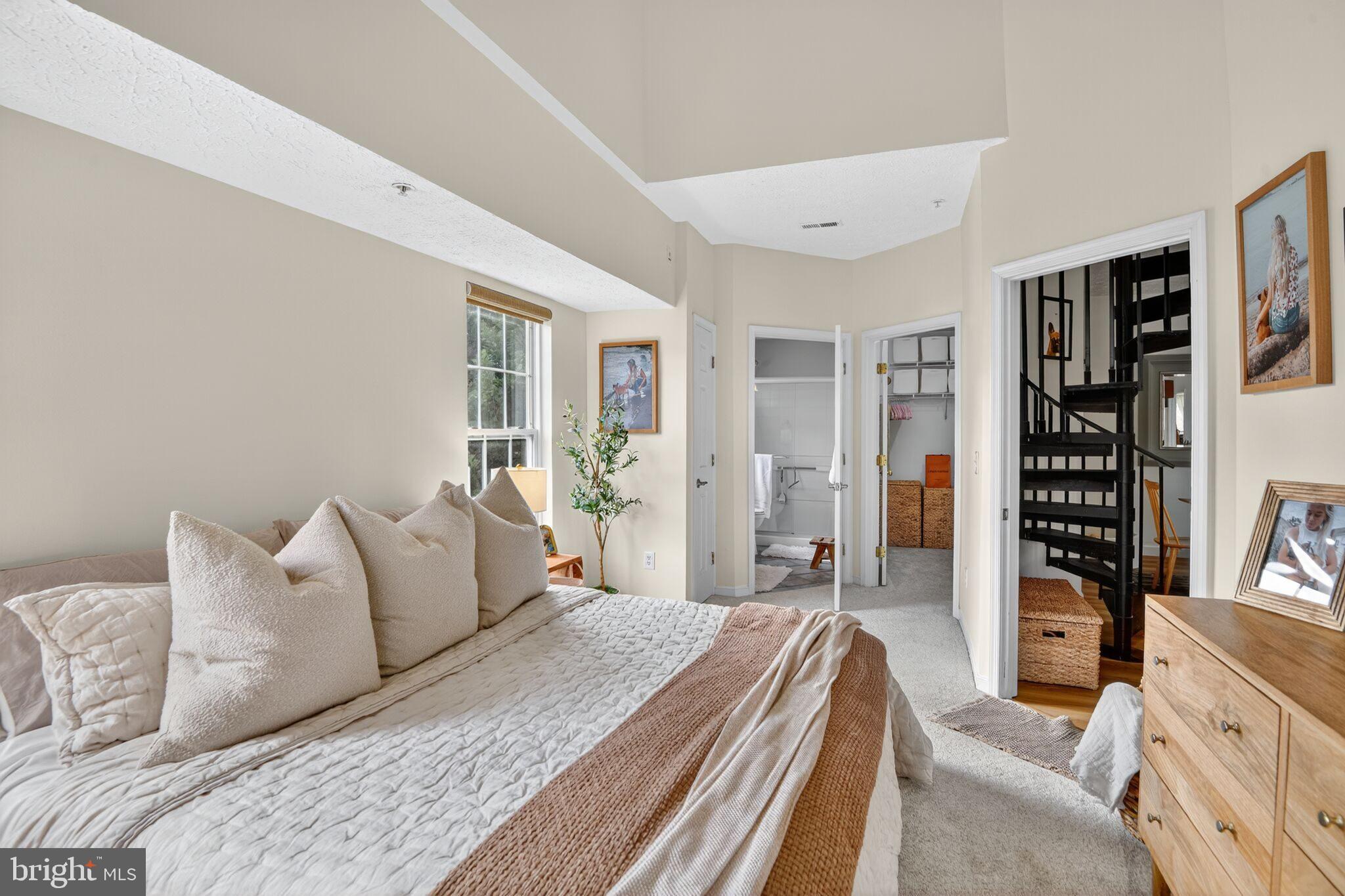 RIVERGATE - Residential