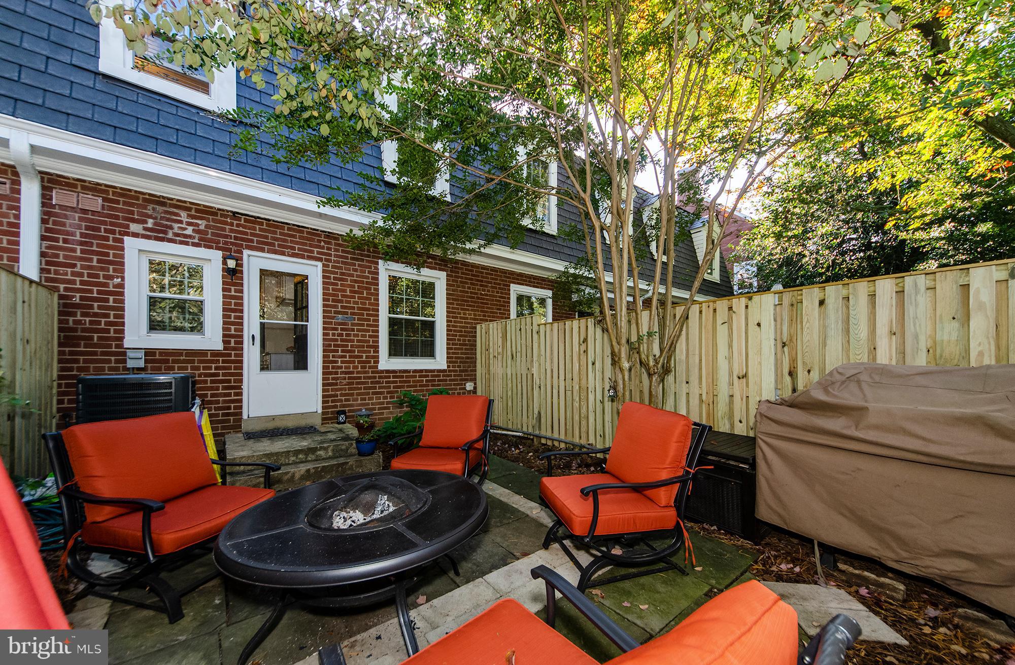 FAIRLINGTON COMMONS - Residential Lease