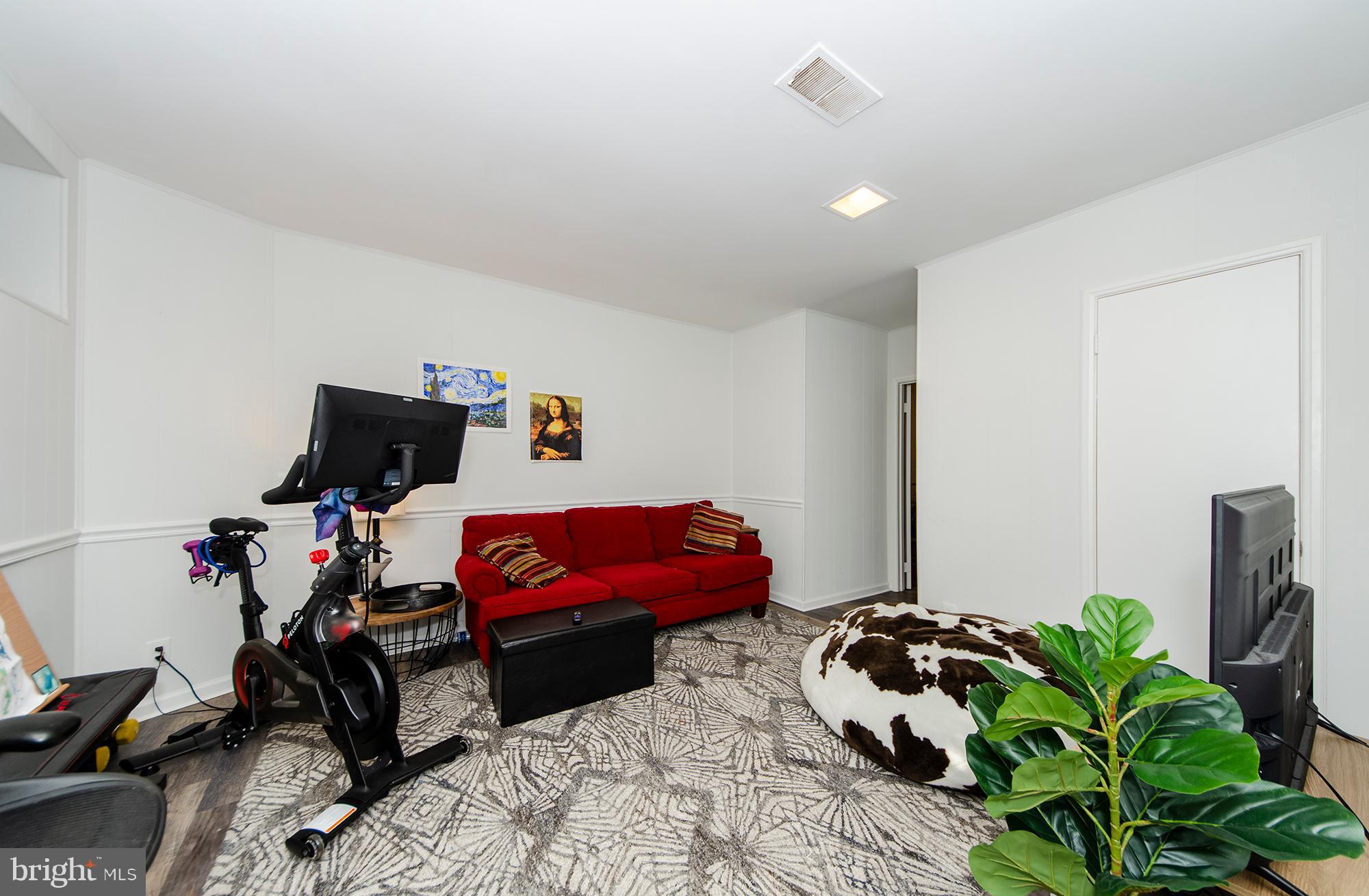 FAIRLINGTON COMMONS - Residential Lease