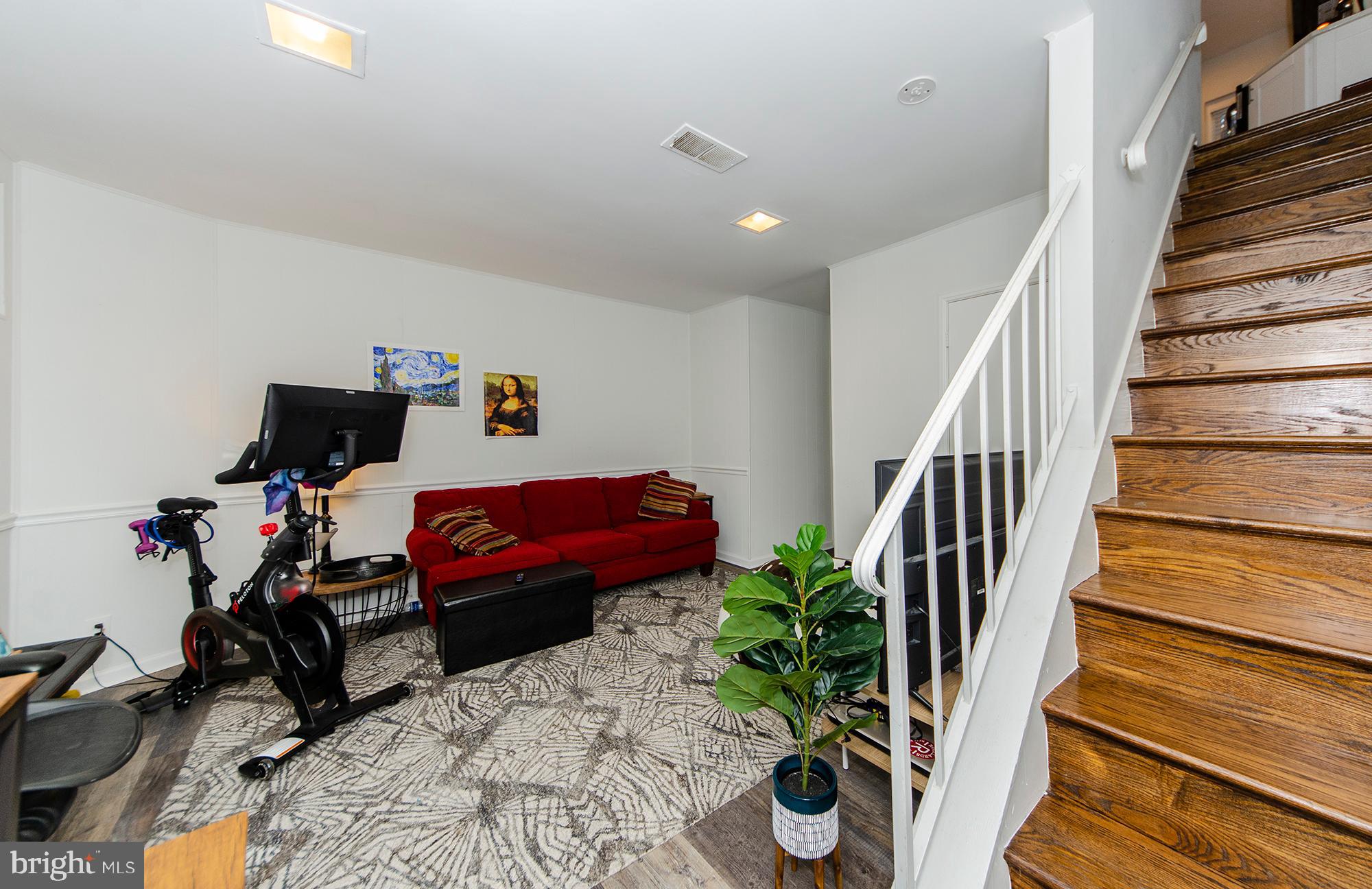 FAIRLINGTON COMMONS - Residential Lease