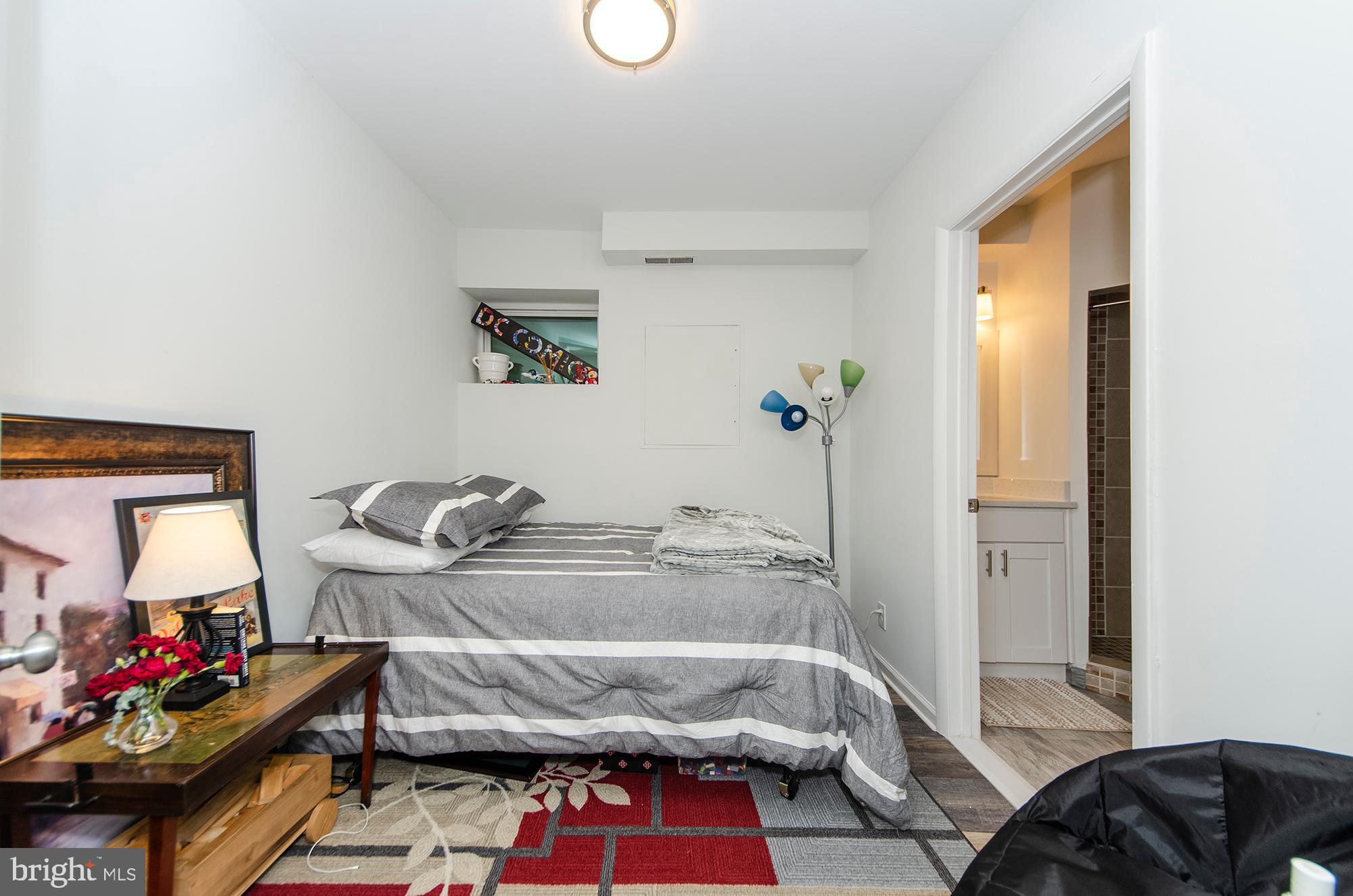 FAIRLINGTON COMMONS - Residential Lease