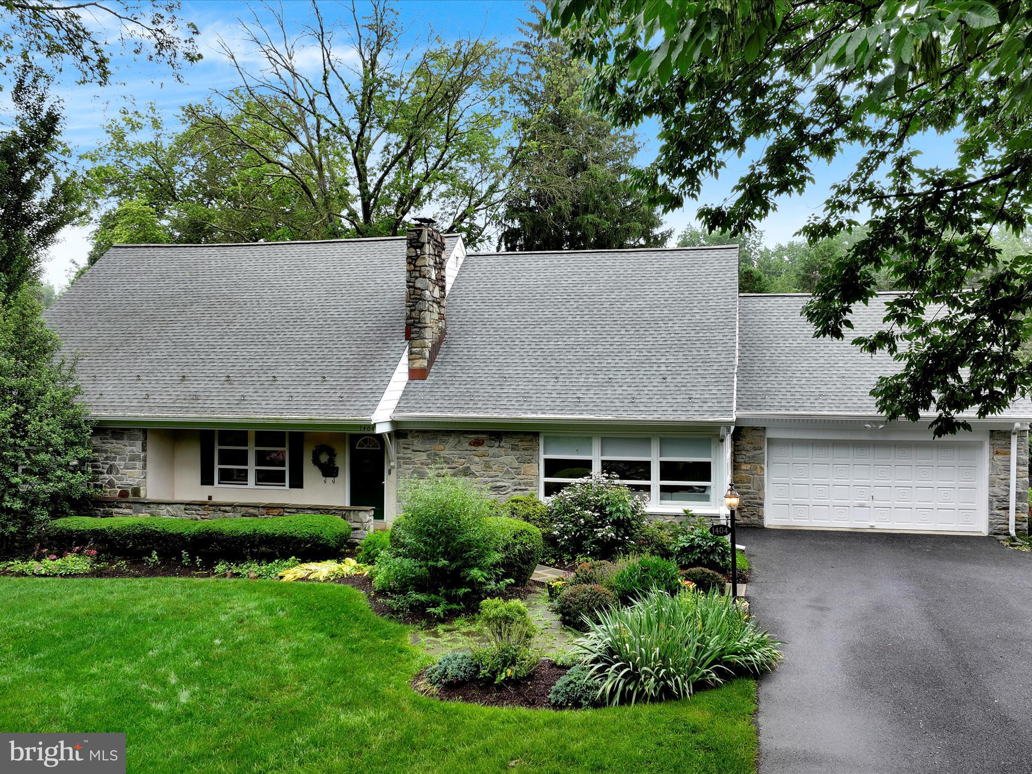 1404 HILLCREST ROAD