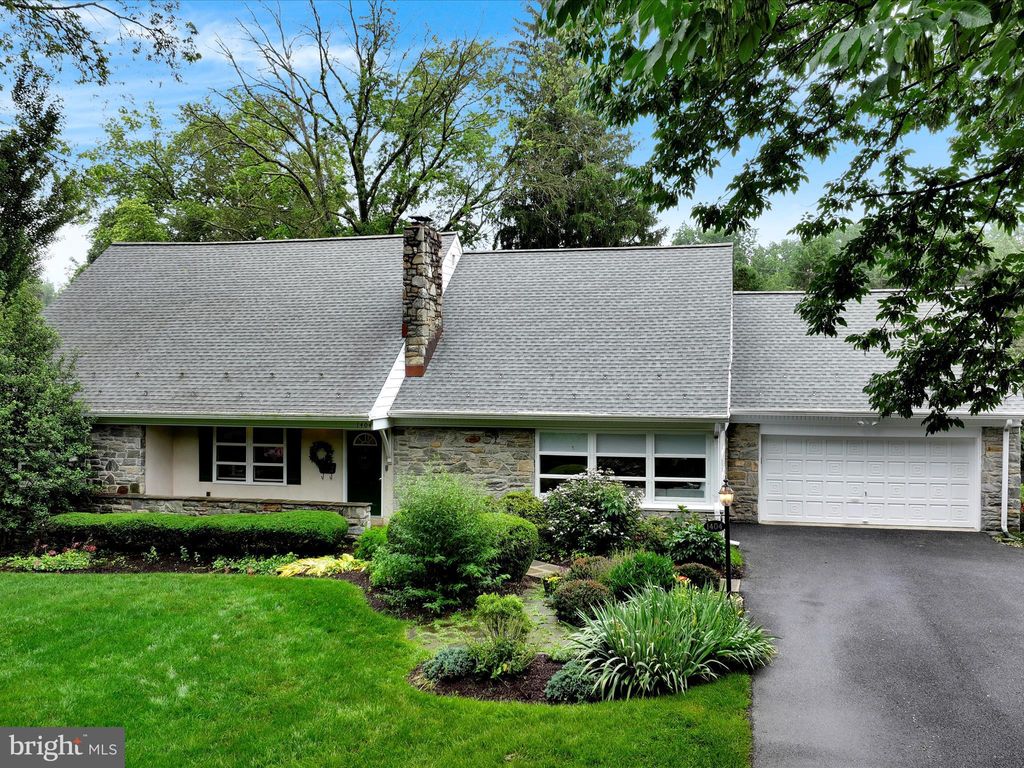 Photo of 1404 Hillcrest Road, LANCASTER, PA 17603 (MLS # PALA2071430)