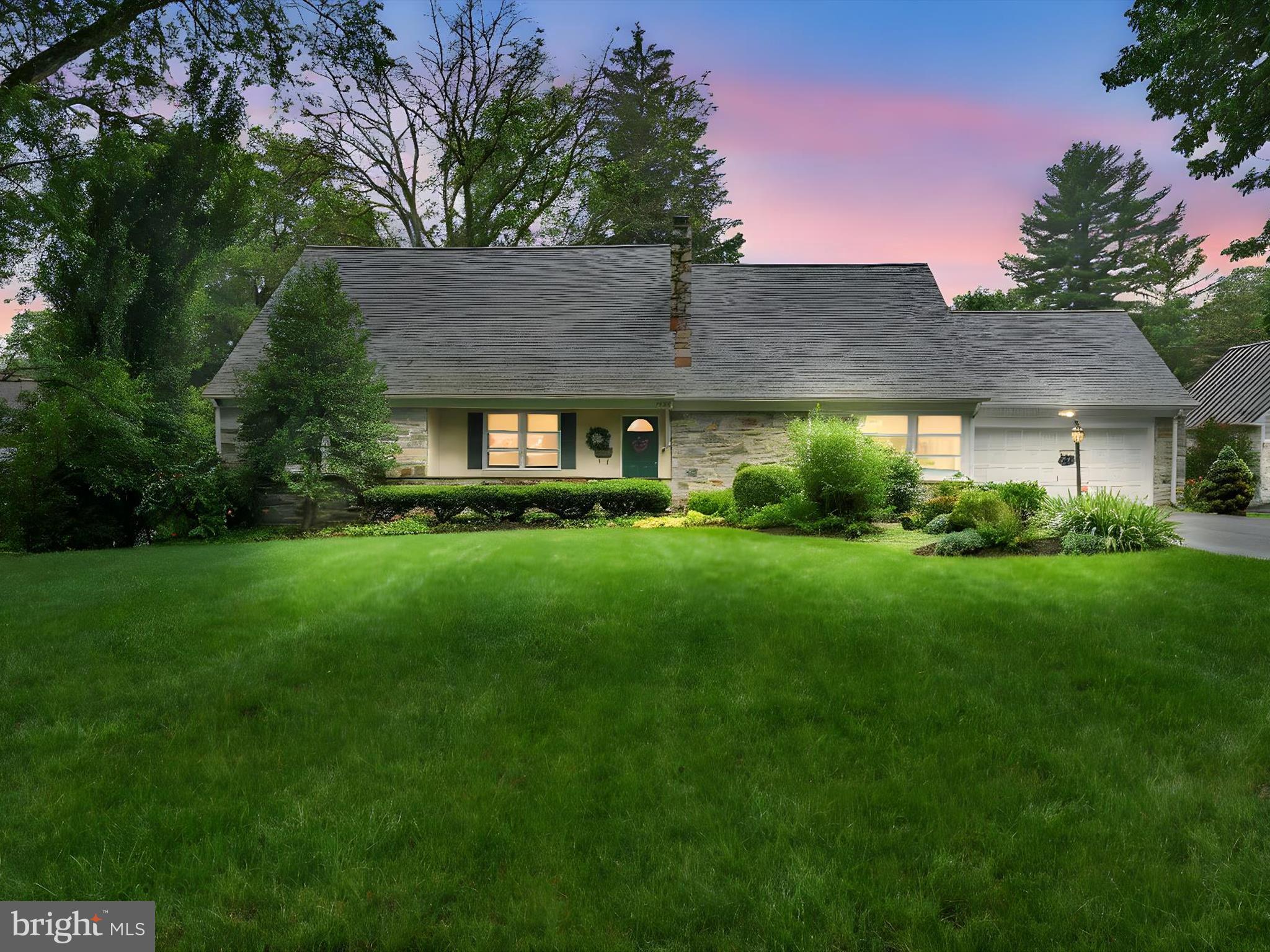 1404 HILLCREST ROAD