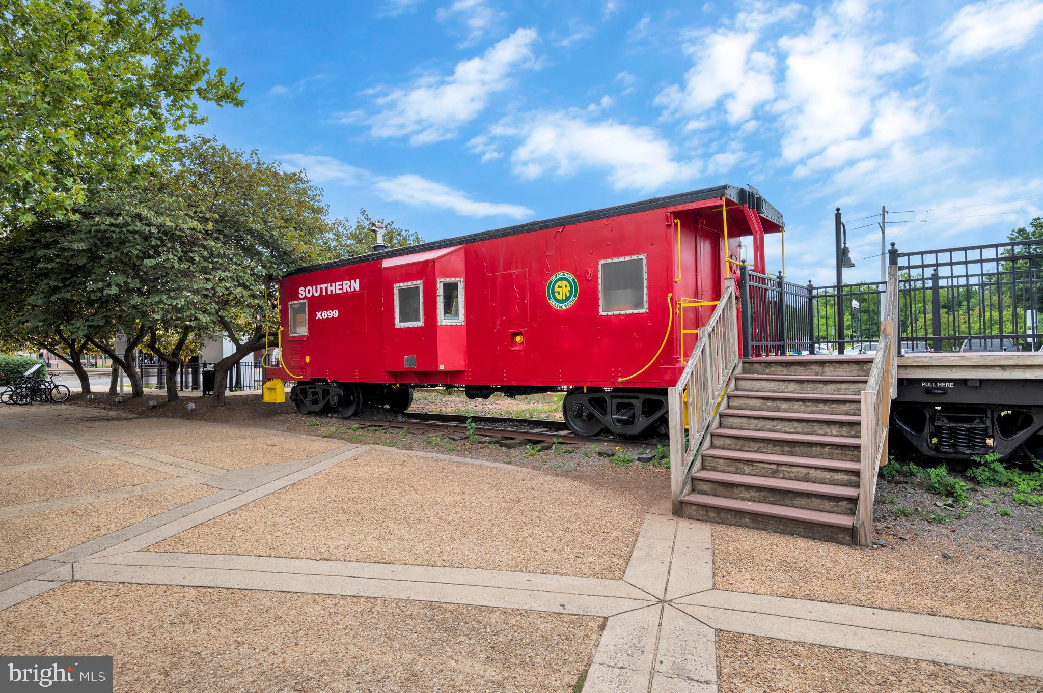OLDE TOWNE SQUARE - Residential