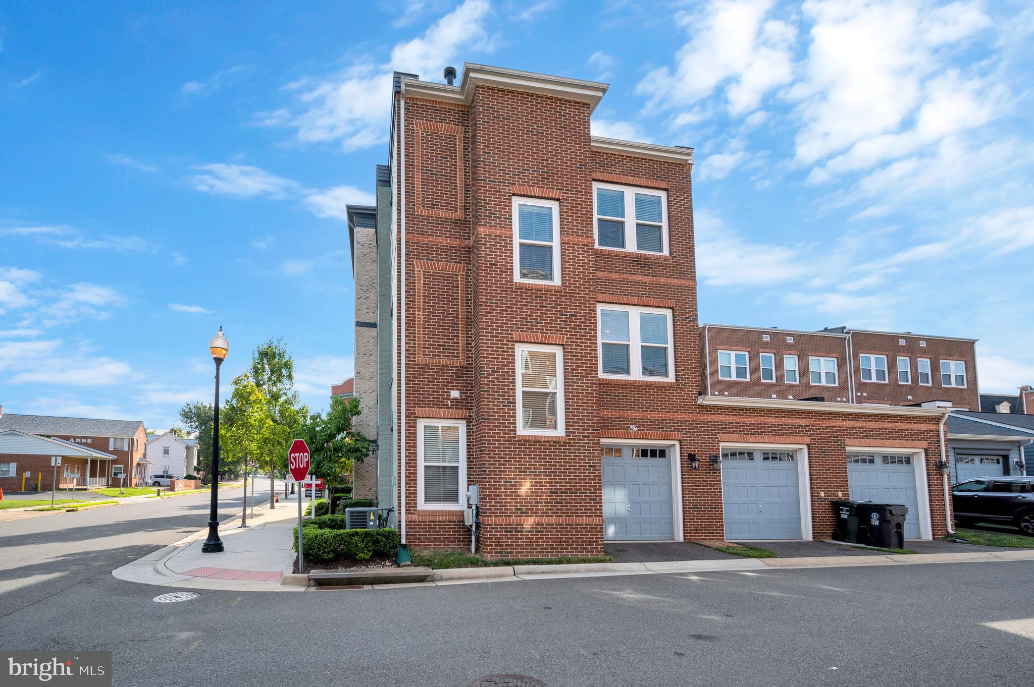 OLDE TOWNE SQUARE - Residential