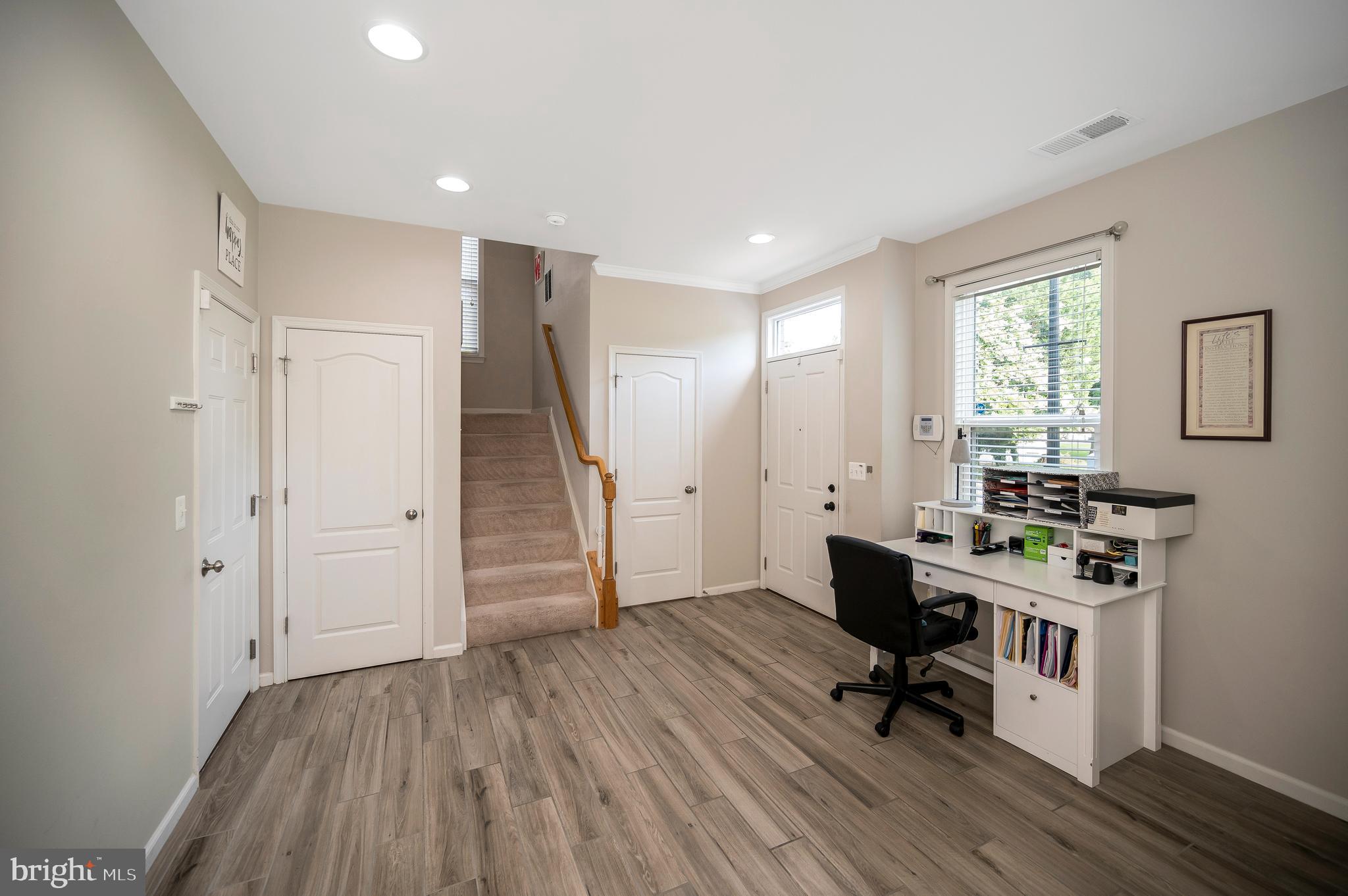 OLDE TOWNE SQUARE - Residential