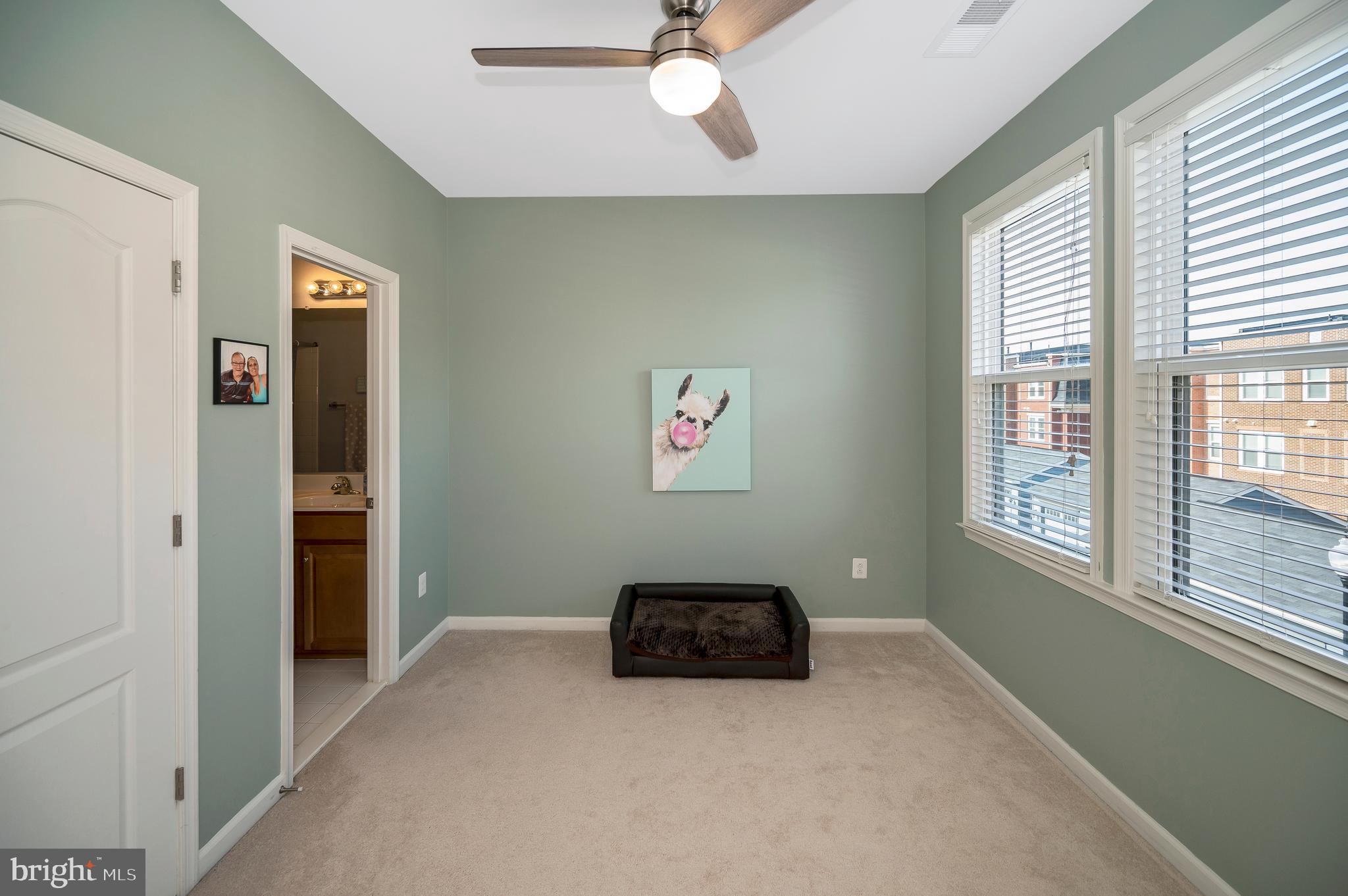 OLDE TOWNE SQUARE - Residential