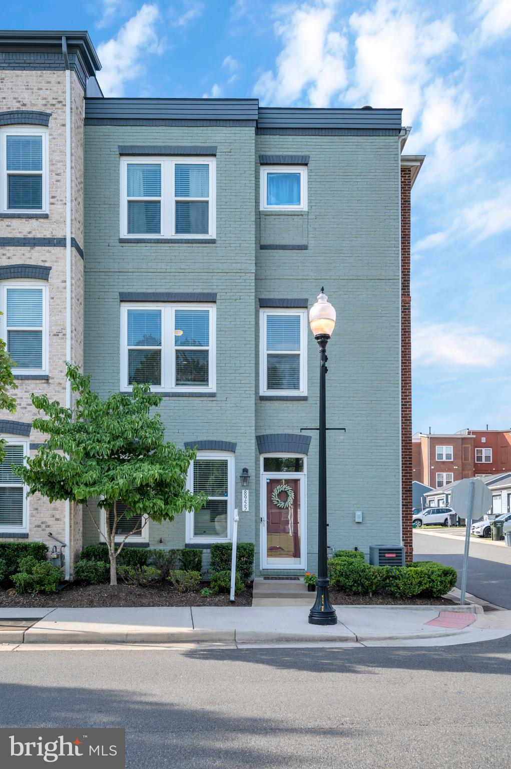 OLDE TOWNE SQUARE - Residential