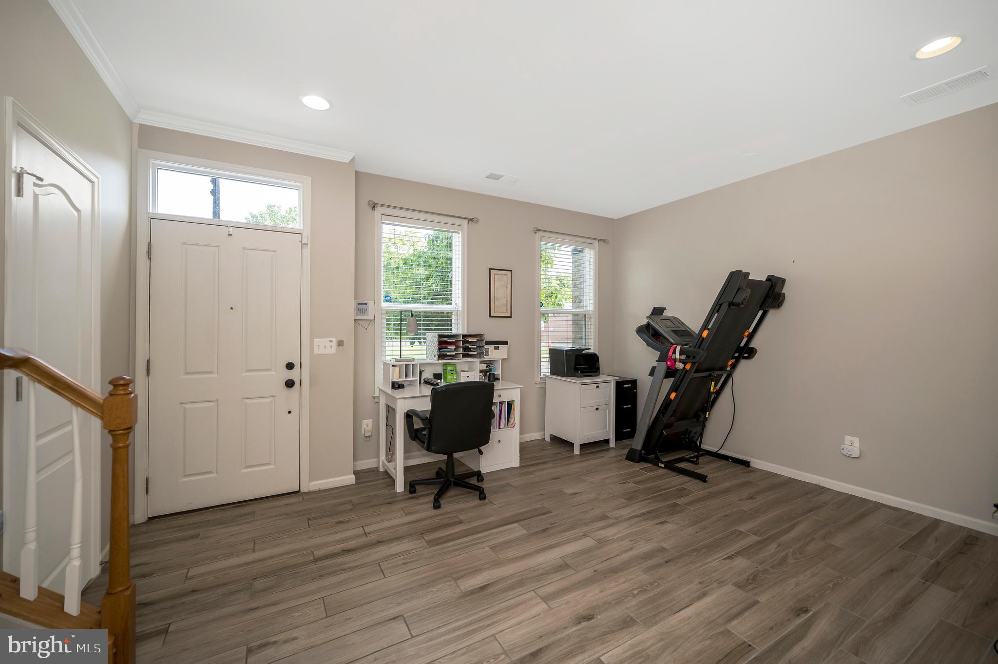 OLDE TOWNE SQUARE - Residential