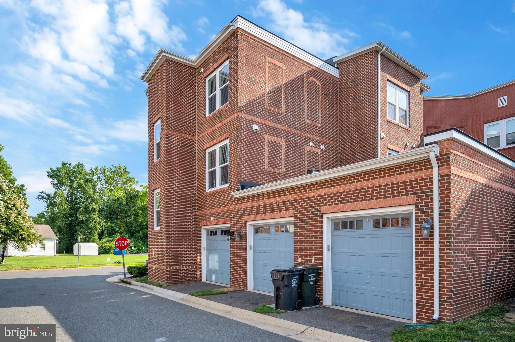 OLDE TOWNE SQUARE - Residential