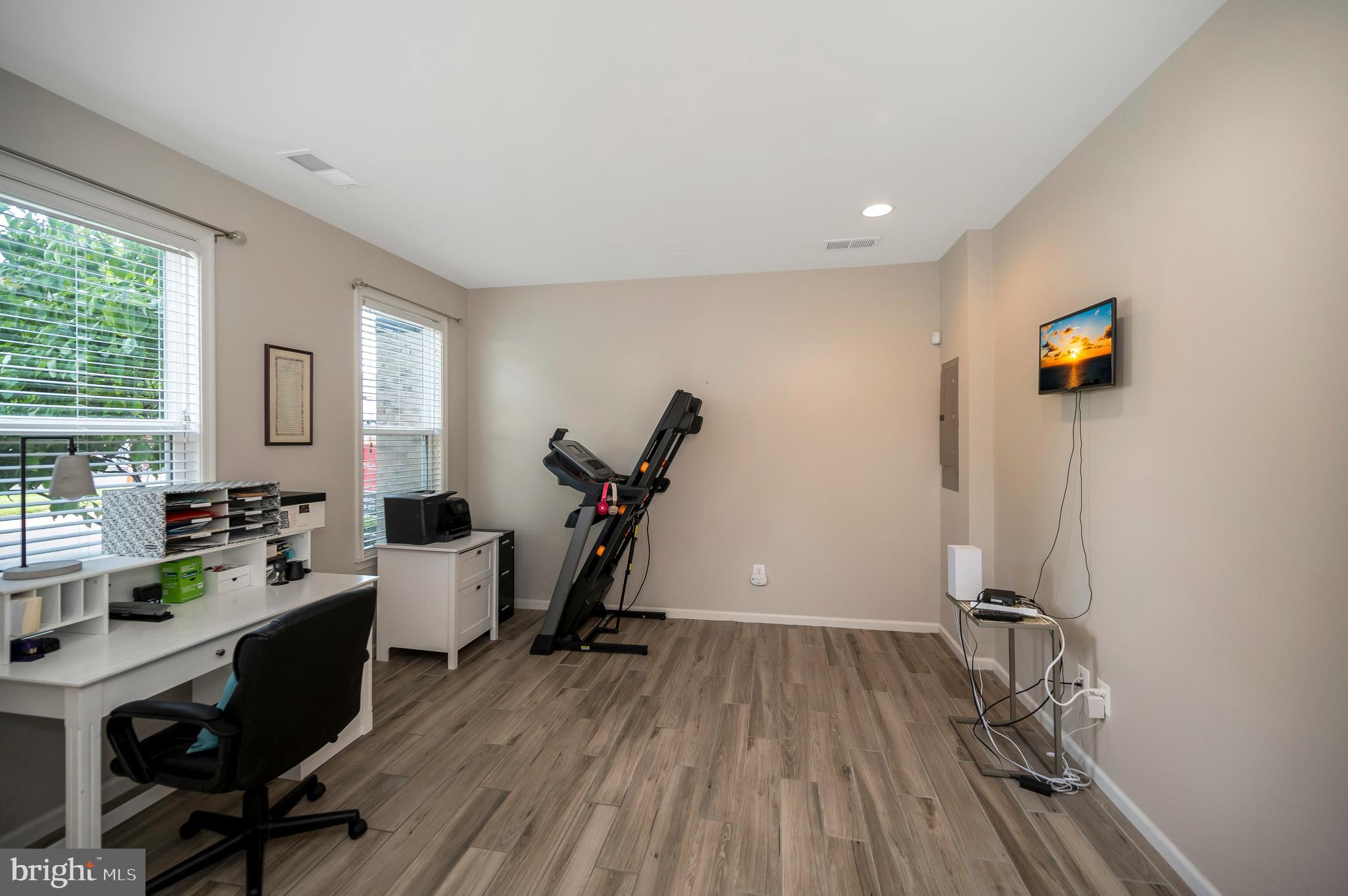 OLDE TOWNE SQUARE - Residential