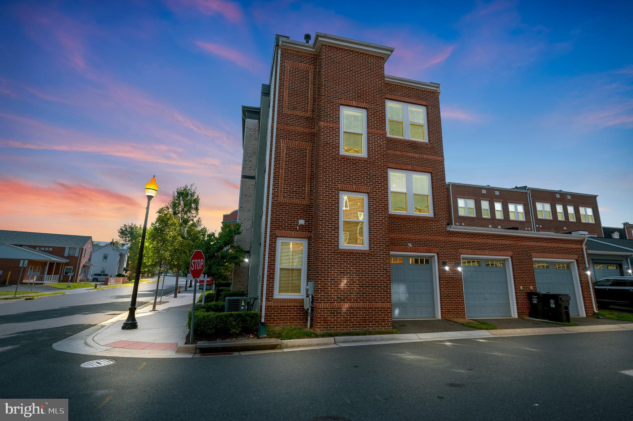 OLDE TOWNE SQUARE - Residential