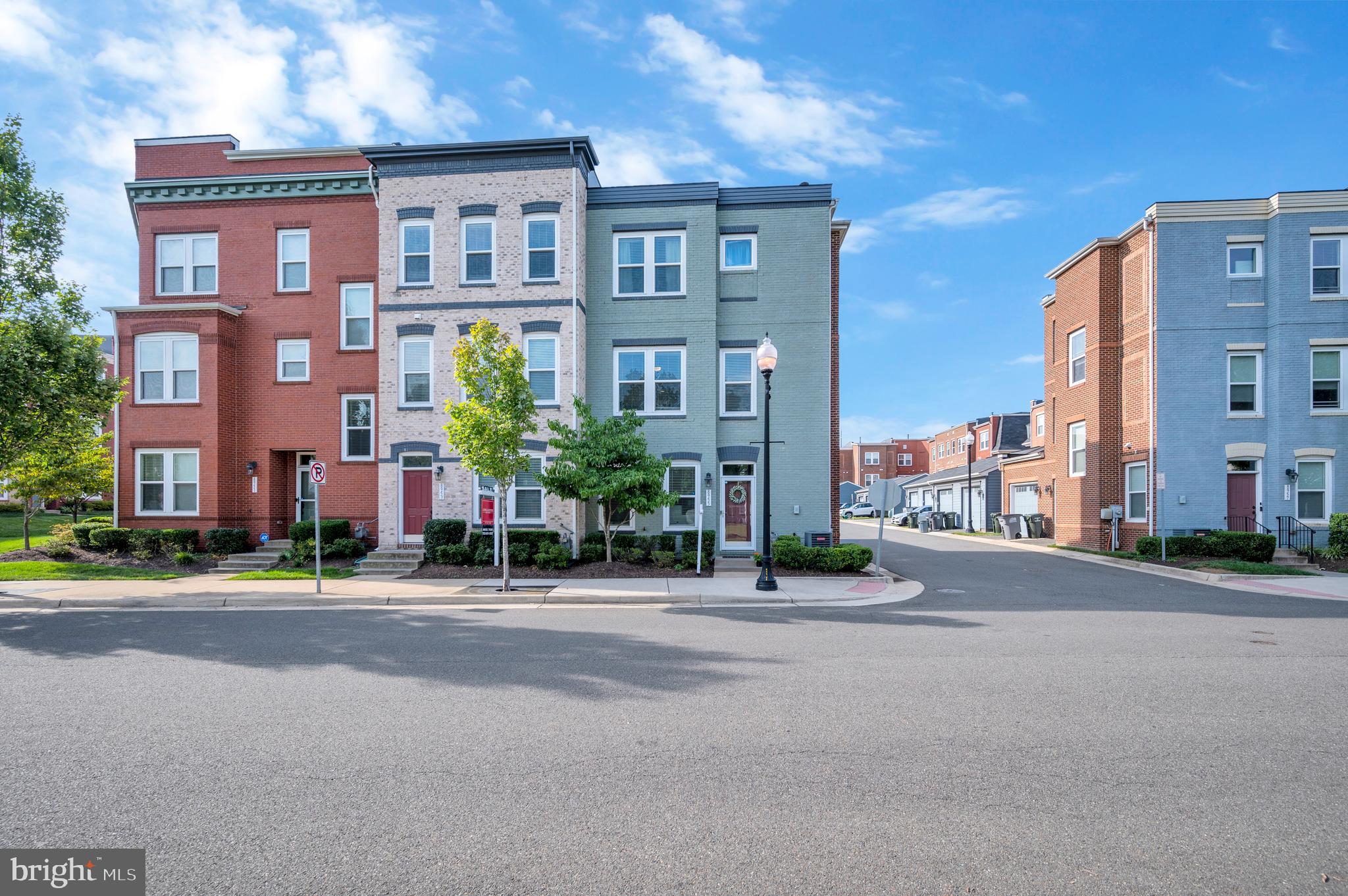 OLDE TOWNE SQUARE - Residential