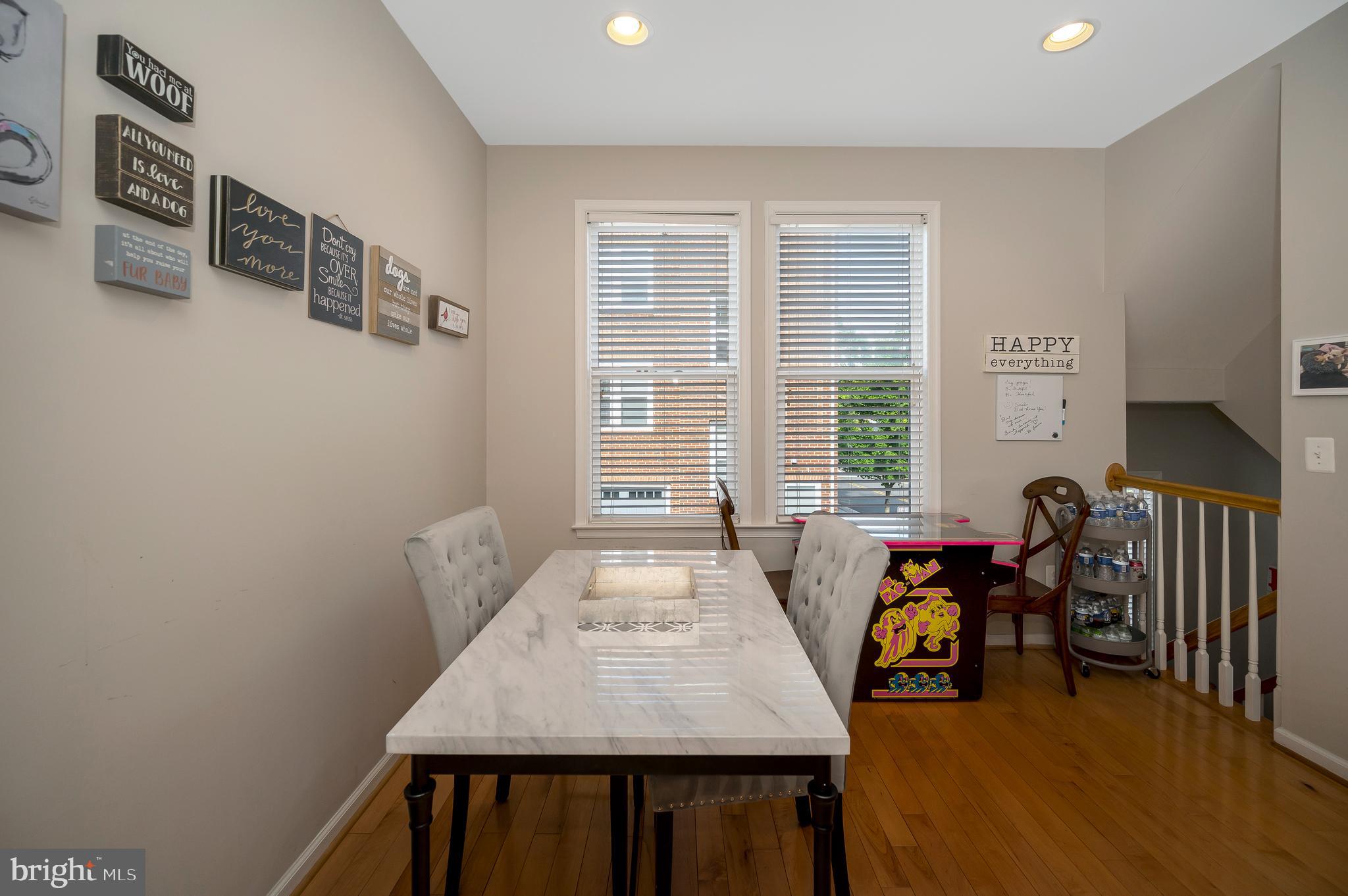 OLDE TOWNE SQUARE - Residential