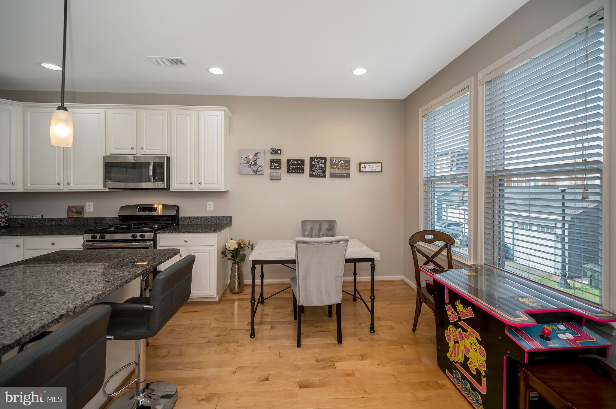 OLDE TOWNE SQUARE - Residential