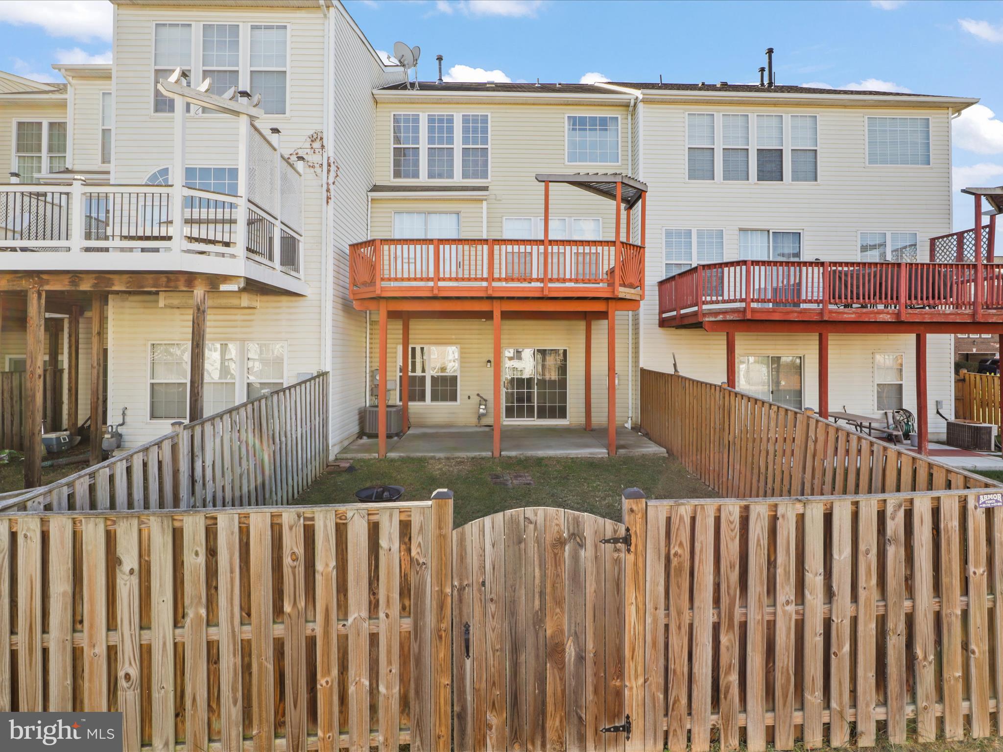 LOUDOUN PARKWAY CENTER - Residential Lease