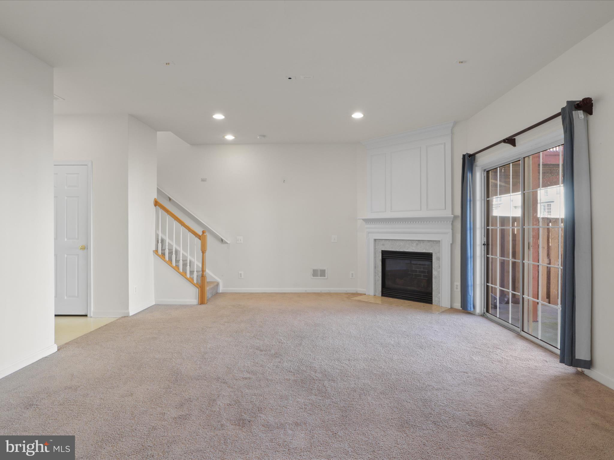 LOUDOUN PARKWAY CENTER - Residential Lease